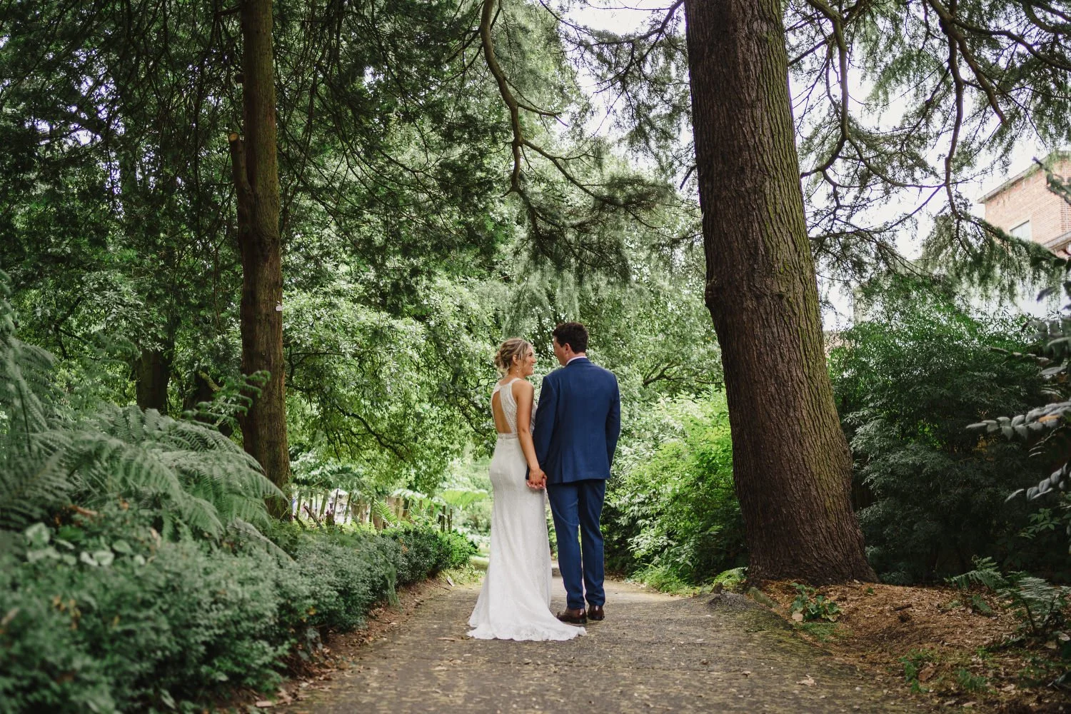  Sarah and Andrew’s awesome summer wedding in Belfast.  Their humanist ceremony was conducted by Fleur Mellor at the Ulster Museum.  Then we grabbed some photos in the Botanic Gardens, before going over to their wedding reception in the amazing Deane