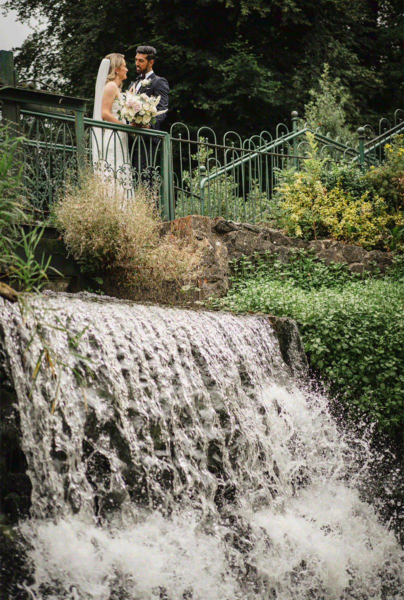 Galgorm Wedding Photos - Emma Rose and Ambrish 028.GIF