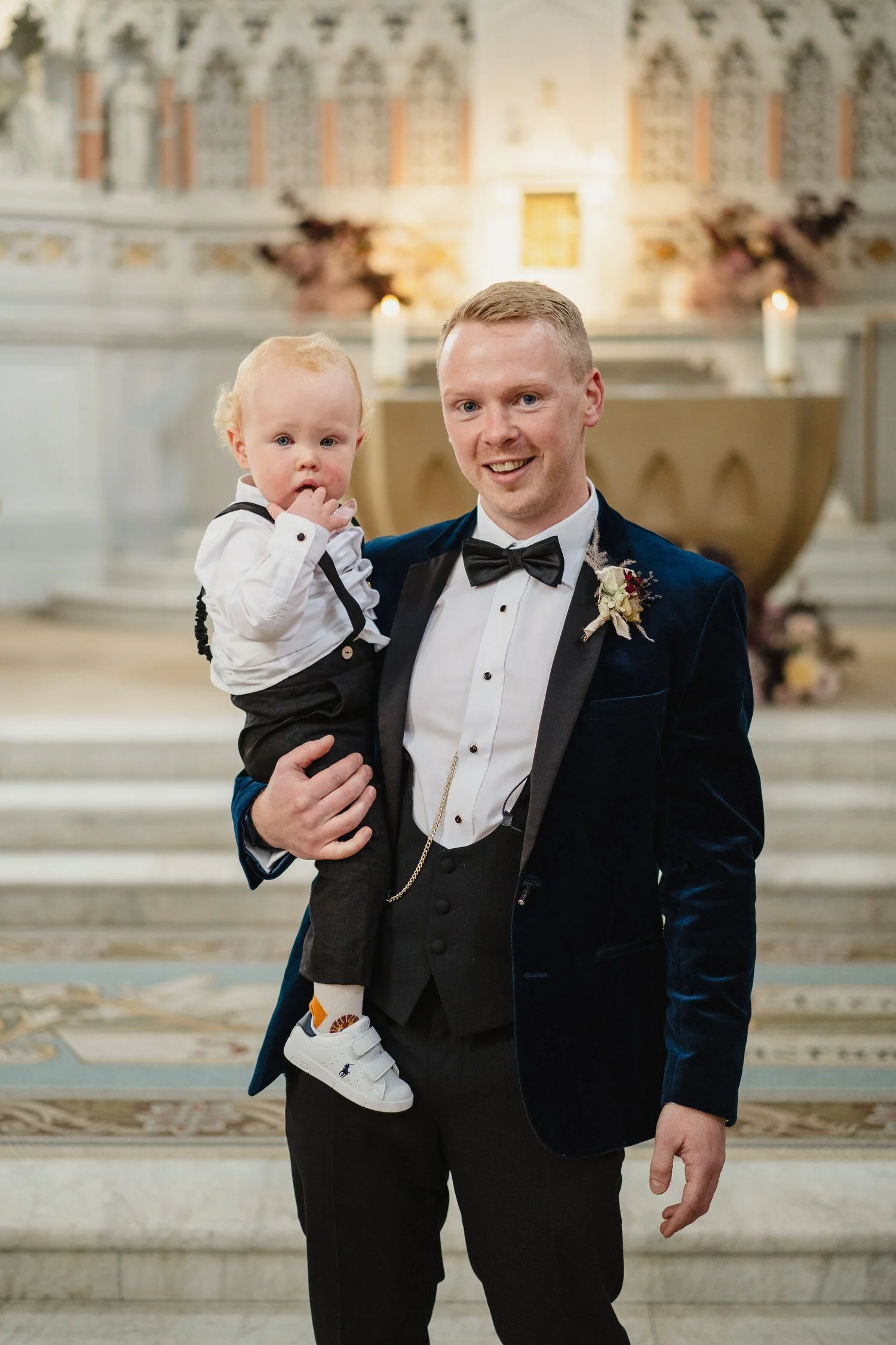  Claire and ChrisÕs gorgeous October wedding in the Carriage Rooms at Montalto estate.  The couple said their vows at the Good Shepherd Church in Belfast before travelling to Ballynahinch for their wedding reception in Montalto estate.  