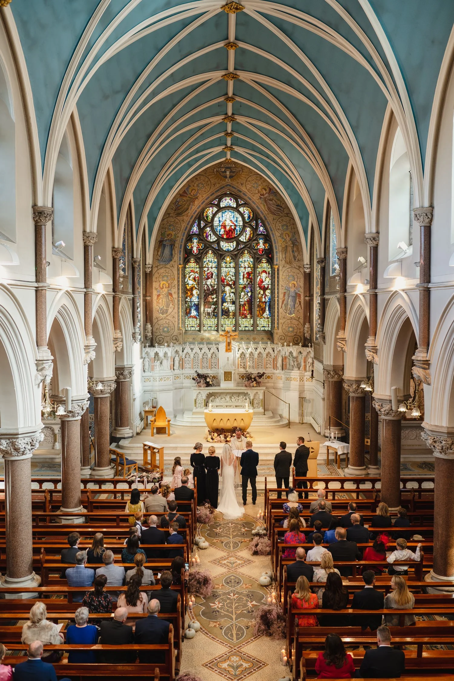  Claire and ChrisÕs gorgeous October wedding in the Carriage Rooms at Montalto estate.  The couple said their vows at the Good Shepherd Church in Belfast before travelling to Ballynahinch for their wedding reception in Montalto estate.  