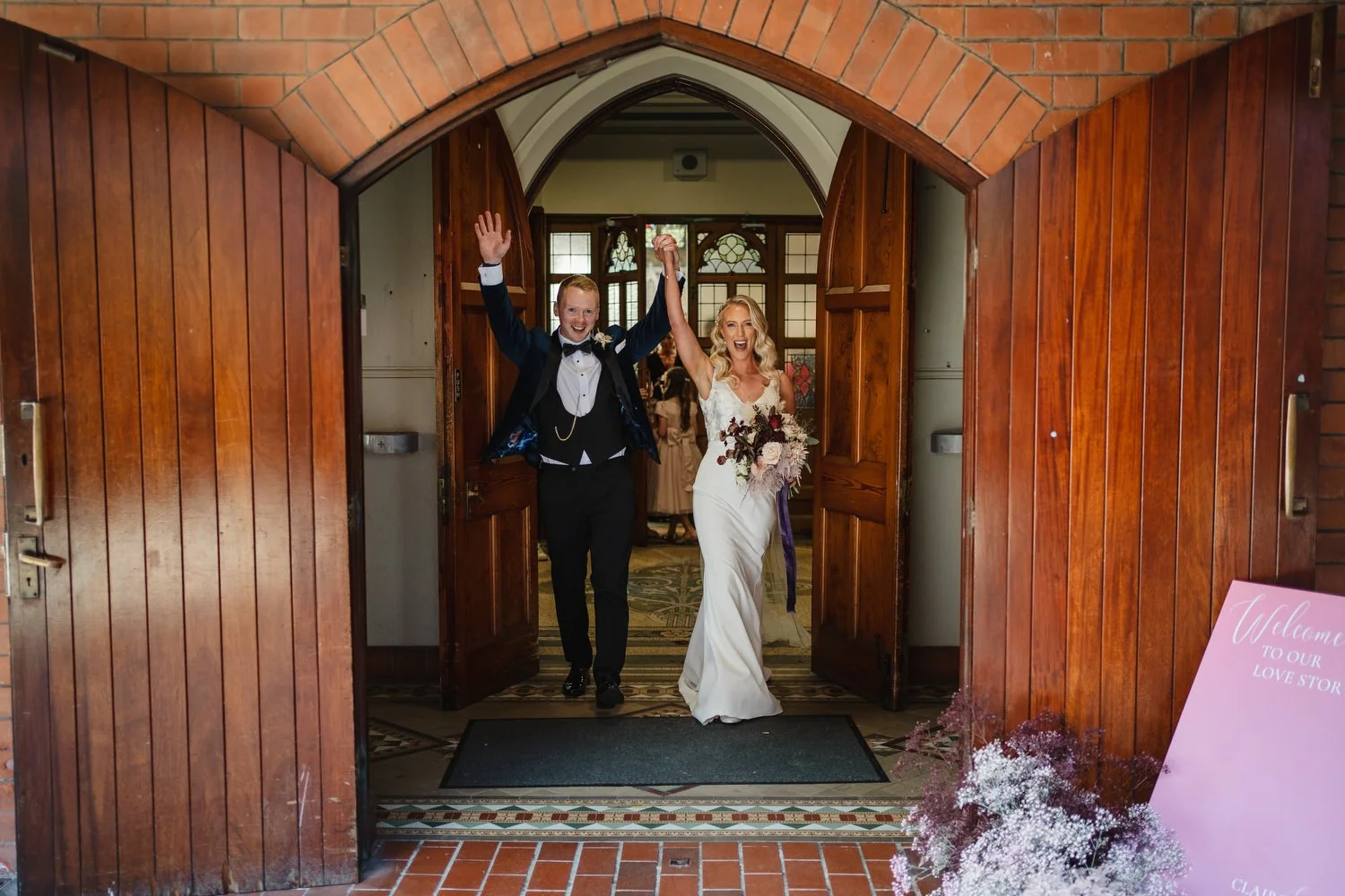  Claire and ChrisÕs gorgeous October wedding in the Carriage Rooms at Montalto estate.  The couple said their vows at the Good Shepherd Church in Belfast before travelling to Ballynahinch for their wedding reception in Montalto estate.  