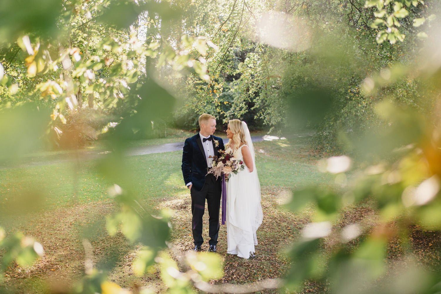  Claire and ChrisÕs gorgeous October wedding in the Carriage Rooms at Montalto estate.  The couple said their vows at the Good Shepherd Church in Belfast before travelling to Ballynahinch for their wedding reception in Montalto estate.  