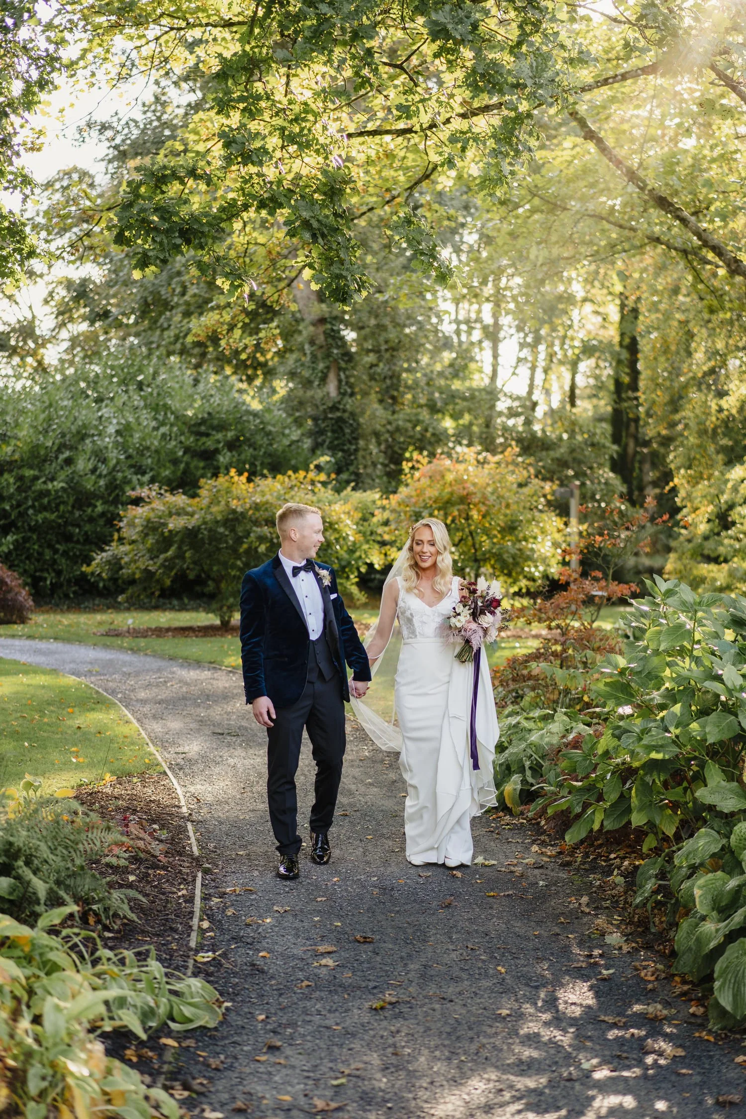  Claire and ChrisÕs gorgeous October wedding in the Carriage Rooms at Montalto estate.  The couple said their vows at the Good Shepherd Church in Belfast before travelling to Ballynahinch for their wedding reception in Montalto estate.  