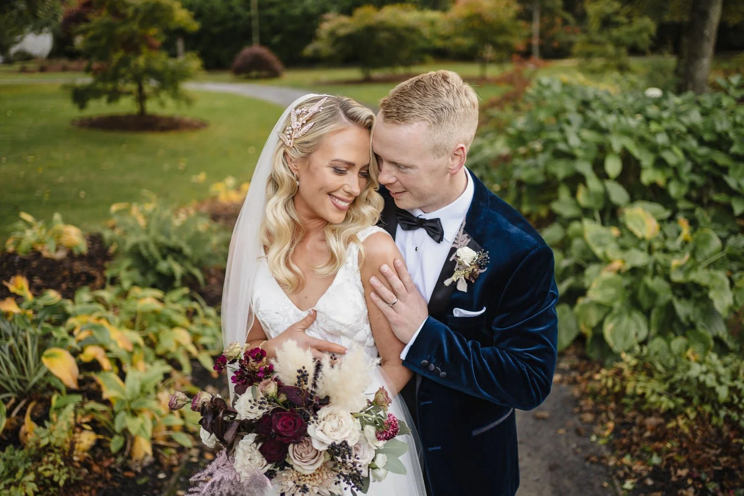  Claire and ChrisÕs gorgeous October wedding in the Carriage Rooms at Montalto estate.  The couple said their vows at the Good Shepherd Church in Belfast before travelling to Ballynahinch for their wedding reception in Montalto estate.  