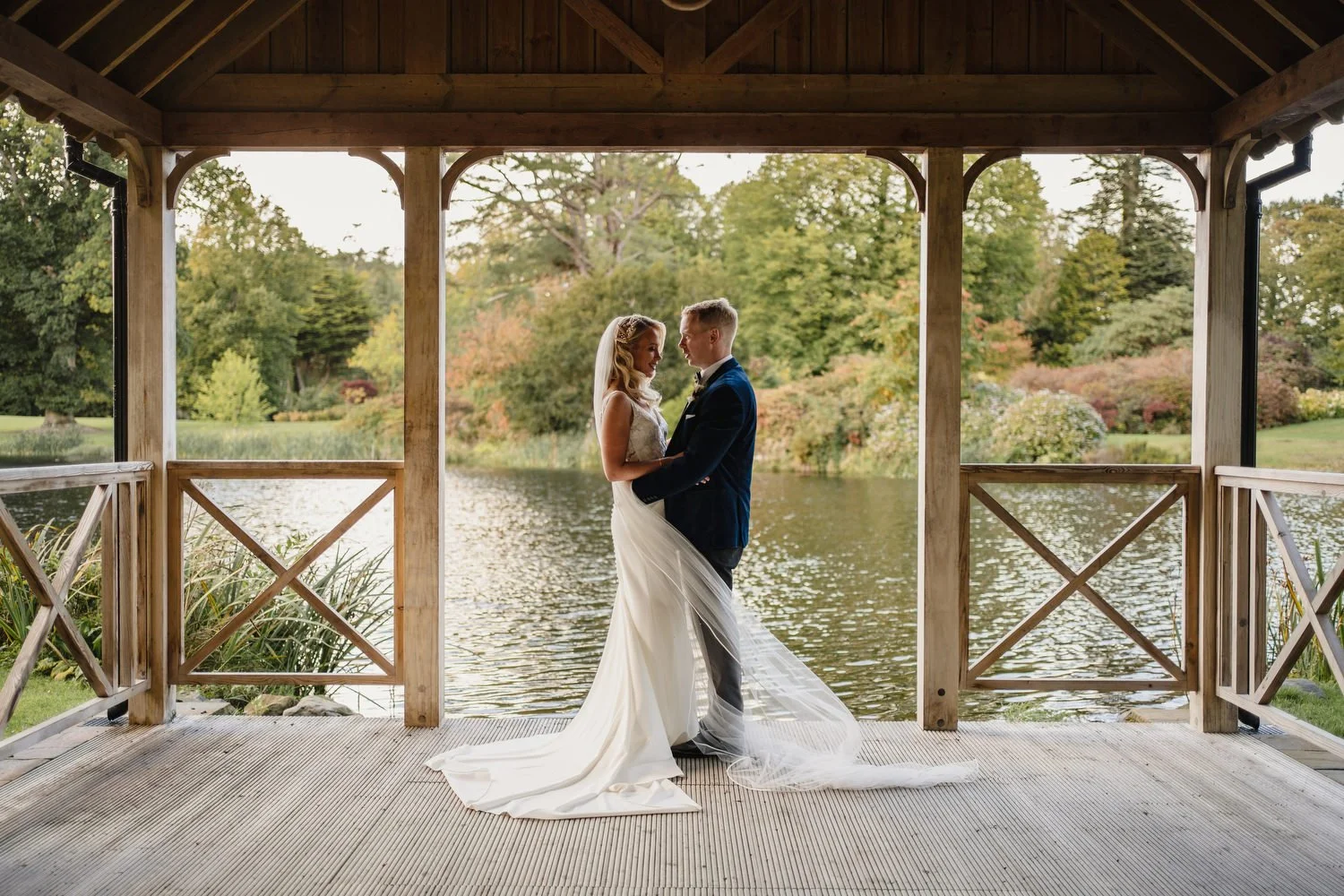 Claire and ChrisÕs gorgeous October wedding in the Carriage Rooms at Montalto estate.  The couple said their vows at the Good Shepherd Church in Belfast before travelling to Ballynahinch for their wedding reception in Montalto estate.  