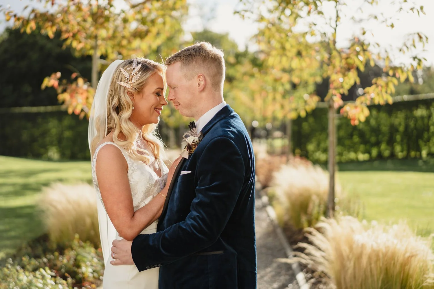  Claire and ChrisÕs gorgeous October wedding in the Carriage Rooms at Montalto estate.  The couple said their vows at the Good Shepherd Church in Belfast before travelling to Ballynahinch for their wedding reception in Montalto estate.  