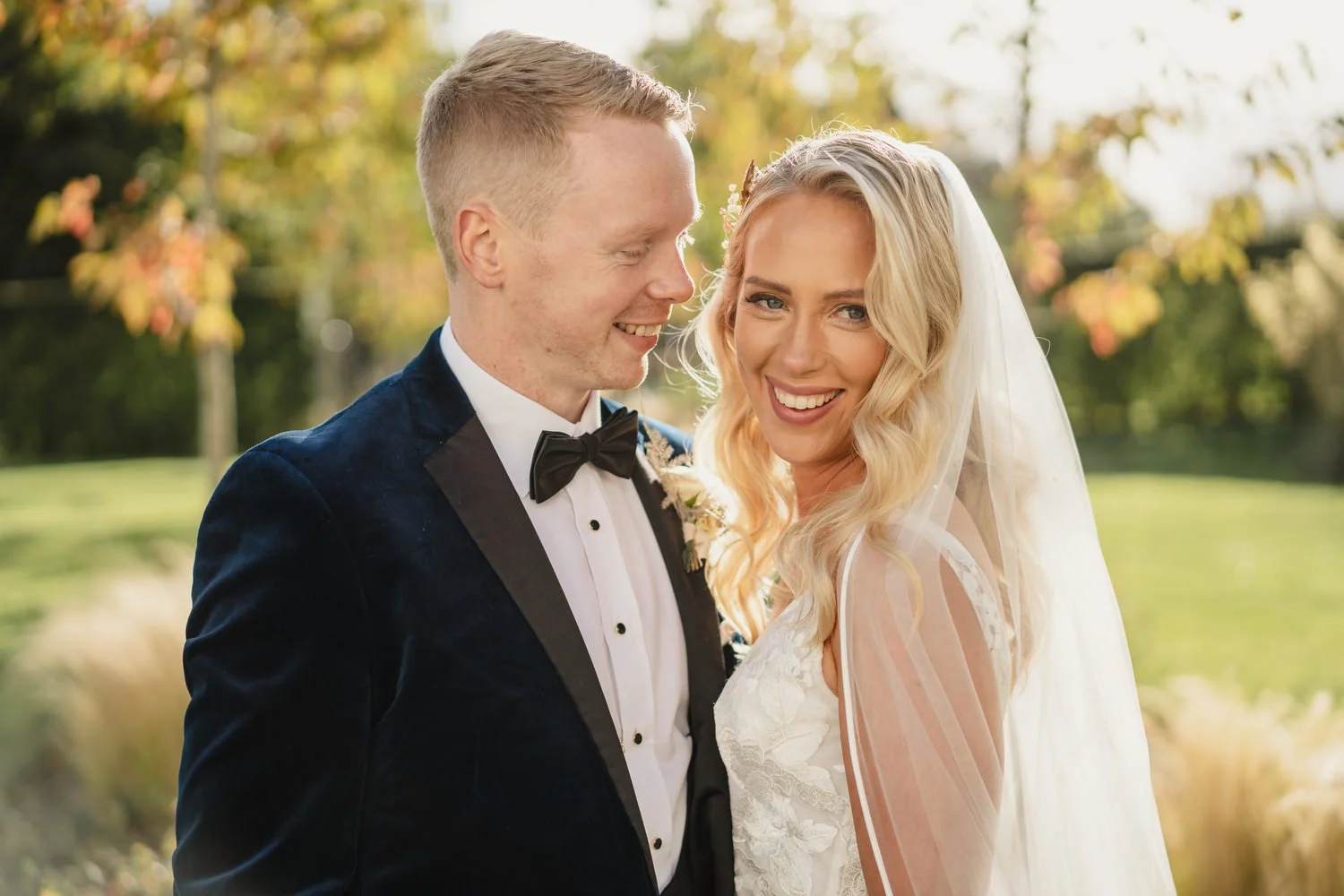 Claire and ChrisÕs gorgeous October wedding in the Carriage Rooms at Montalto estate.  The couple said their vows at the Good Shepherd Church in Belfast before travelling to Ballynahinch for their wedding reception in Montalto estate.  