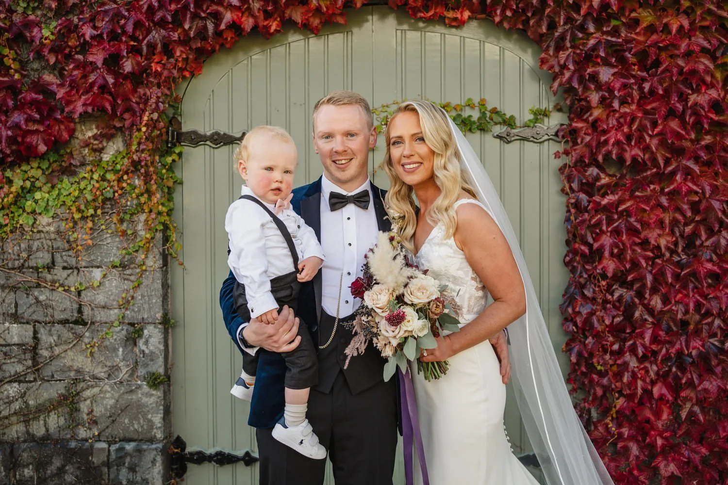  Claire and ChrisÕs gorgeous October wedding in the Carriage Rooms at Montalto estate.  The couple said their vows at the Good Shepherd Church in Belfast before travelling to Ballynahinch for their wedding reception in Montalto estate.  