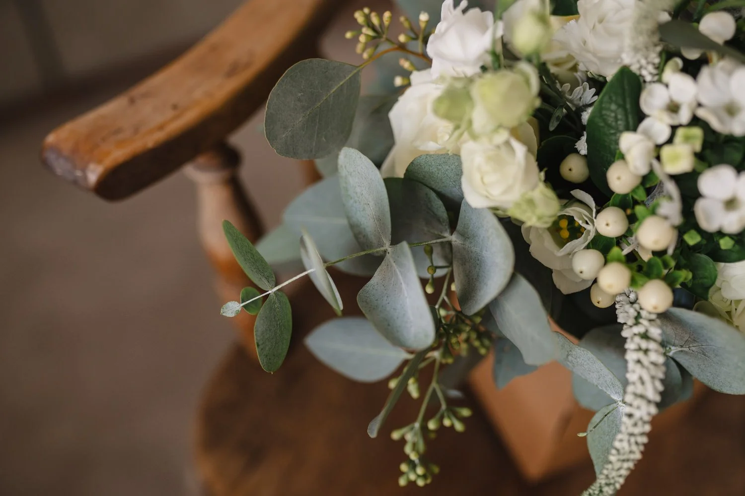  Anna and Josh’s gorgeous Autumn wedding in Omagh Meeting House at Cultra, with photos afterwards in the Ulster Folk and Transport Museum. The reception was in Cultra House with sparklers, sax and shenanigans! 