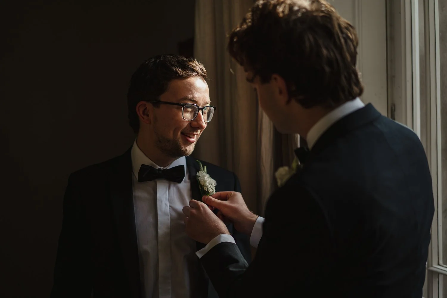  Anna and Josh’s gorgeous Autumn wedding in Omagh Meeting House at Cultra, with photos afterwards in the Ulster Folk and Transport Museum. The reception was in Cultra House with sparklers, sax and shenanigans! 