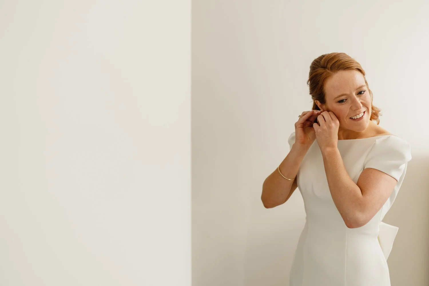  Anna and Josh’s gorgeous Autumn wedding in Omagh Meeting House at Cultra, with photos afterwards in the Ulster Folk and Transport Museum. The reception was in Cultra House with sparklers, sax and shenanigans! 