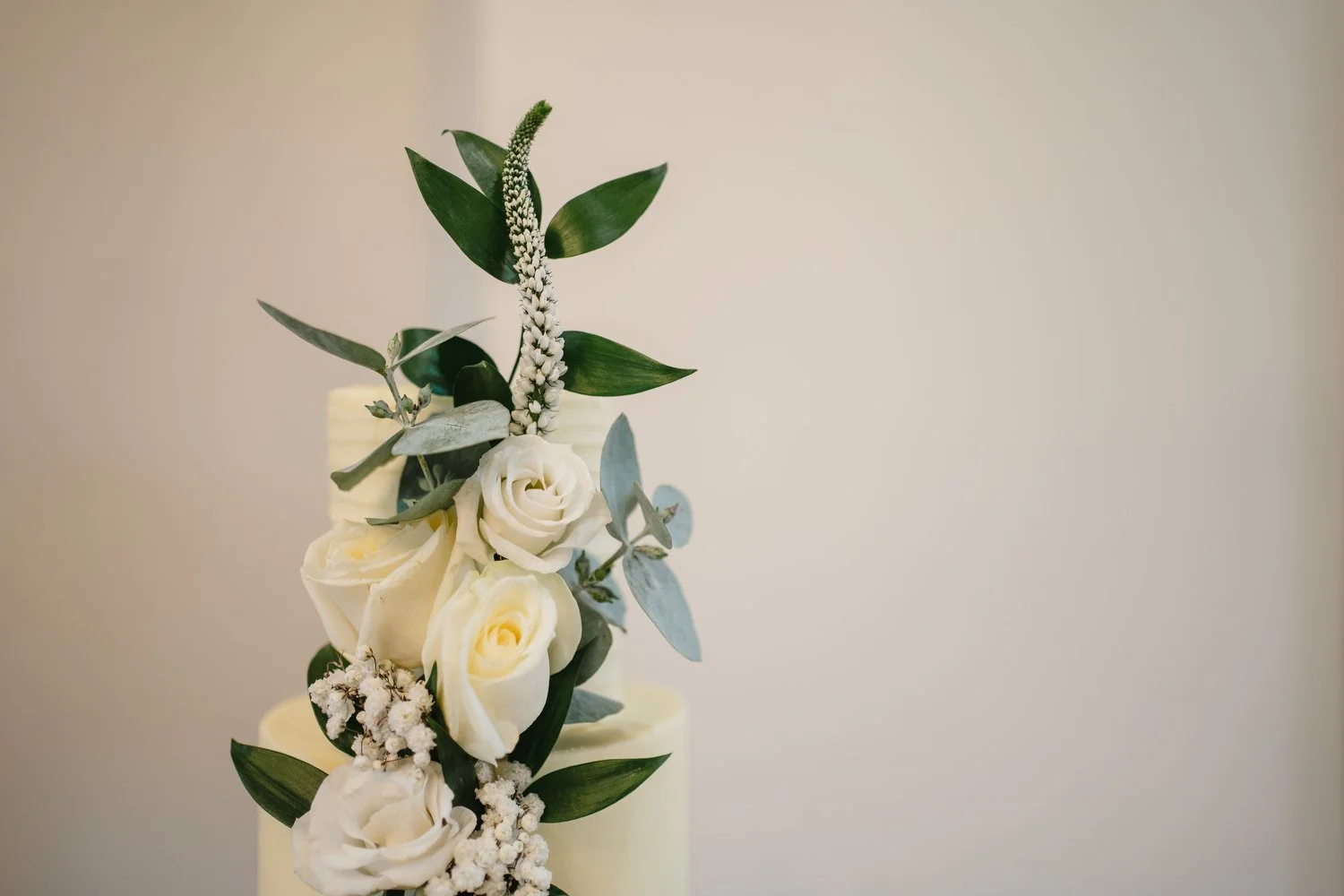  Anna and Josh’s gorgeous Autumn wedding in Omagh Meeting House at Cultra, with photos afterwards in the Ulster Folk and Transport Museum. The reception was in Cultra House with sparklers, sax and shenanigans! 