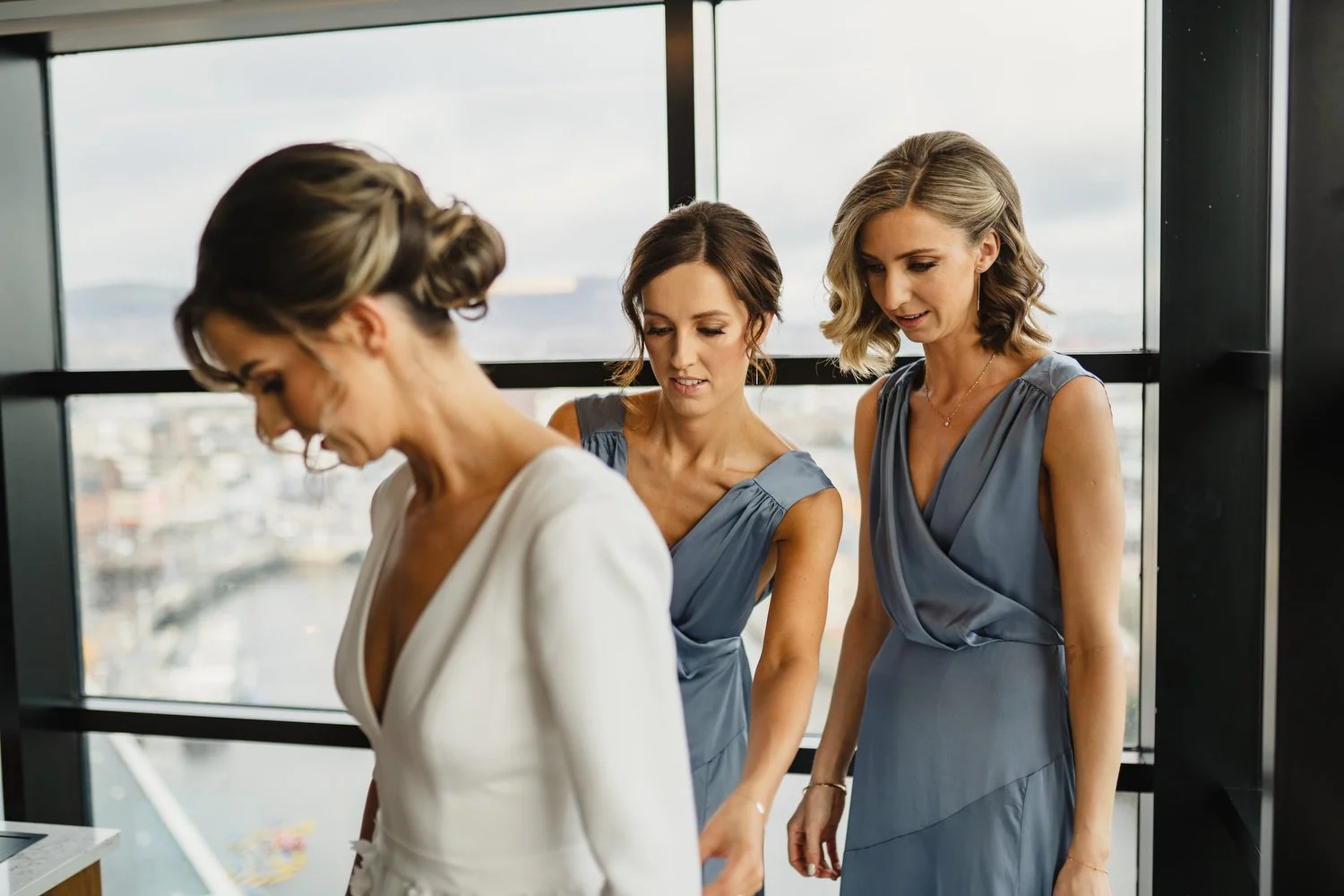  Laura and Matthews wedding in the Muddler’s Club restaurant in Belfast’s Cathedral Quarter. The couple got ready in the Hilton hotel before heading to St.Malachy’s church for their ceremony. Afterwards, we took photos around Cathedral Quarter before