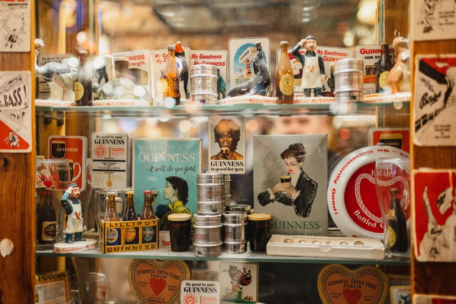  Laura and Matthews wedding in the Muddler’s Club restaurant in Belfast’s Cathedral Quarter. The couple got ready in the Hilton hotel before heading to St.Malachy’s church for their ceremony. Afterwards, we took photos around Cathedral Quarter before