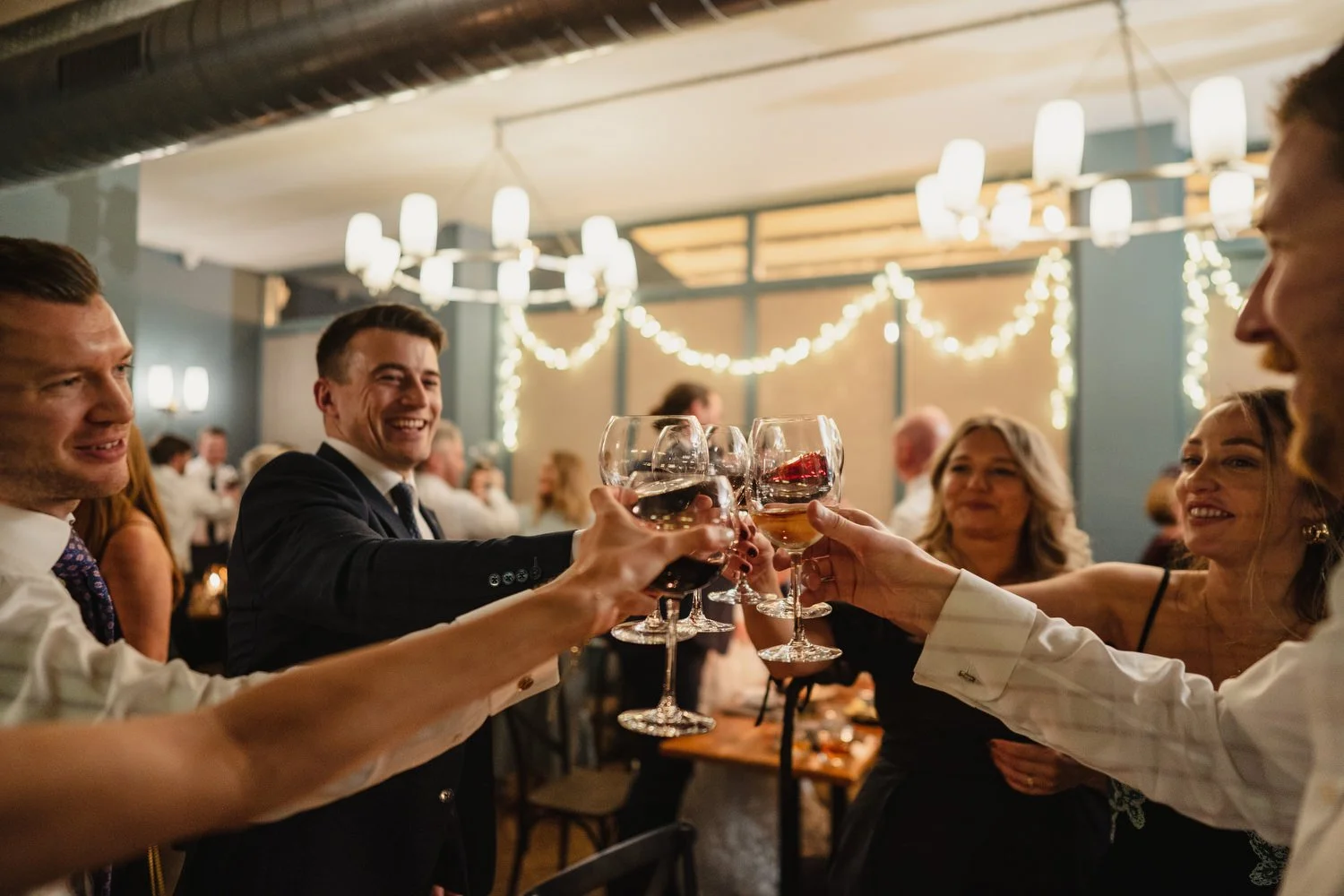  Laura and Matthews wedding in the Muddler’s Club restaurant in Belfast’s Cathedral Quarter. The couple got ready in the Hilton hotel before heading to St.Malachy’s church for their ceremony. Afterwards, we took photos around Cathedral Quarter before