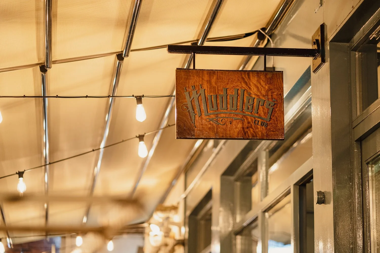  Laura and Matthews wedding in the Muddler’s Club restaurant in Belfast’s Cathedral Quarter. The couple got ready in the Hilton hotel before heading to St.Malachy’s church for their ceremony. Afterwards, we took photos around Cathedral Quarter before