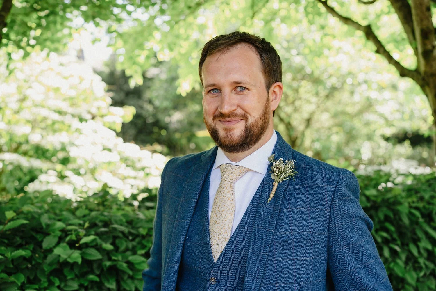  Heena and AndrewÕs humanist outdoor wedding in Larchfield Estate.  