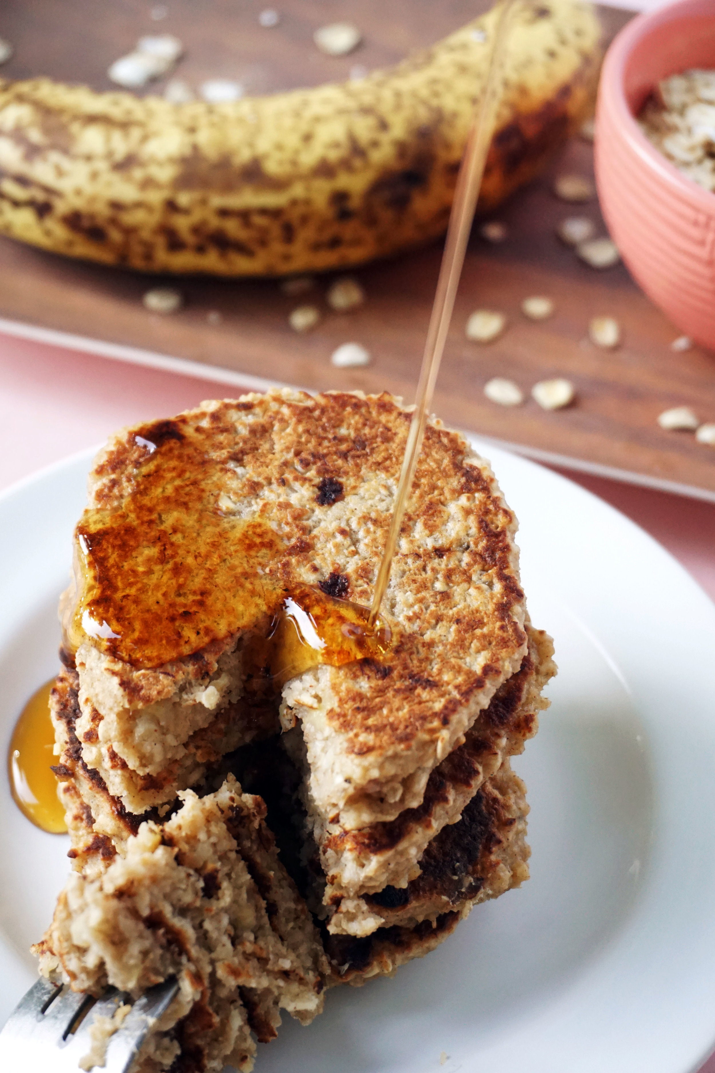 Vanilla Oatmeal Banana Pancakes (GF, Vegan option)