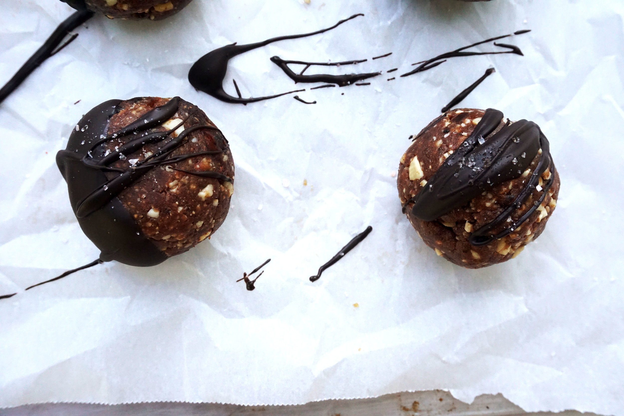 Salted Almond Butter Cacao Cashew Bites (Paleo, GF, Vegan)