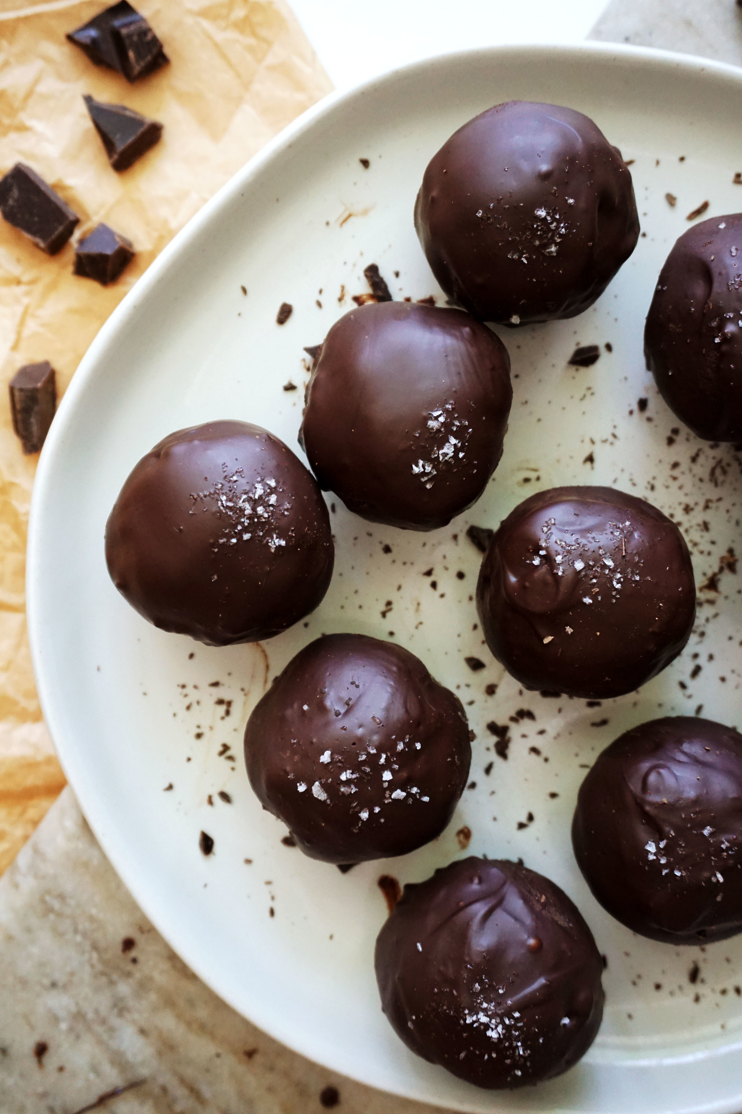 Double-Chocolate Cake Pops (Vegan, GF)