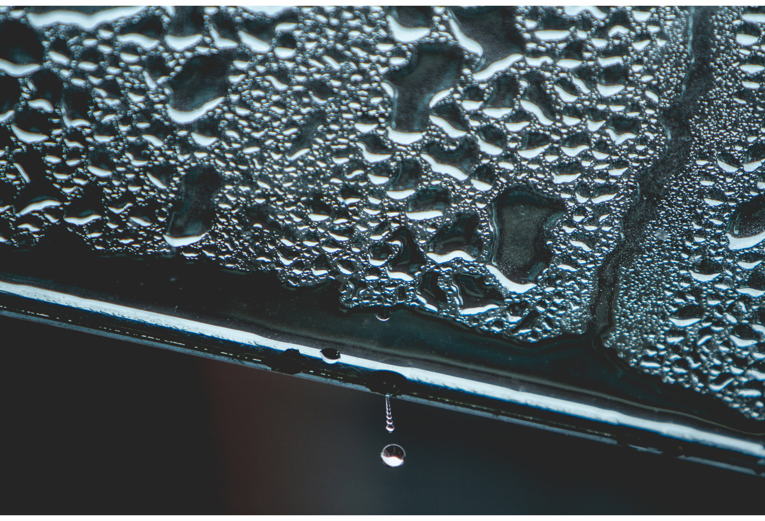 rain drops on your wedding day 