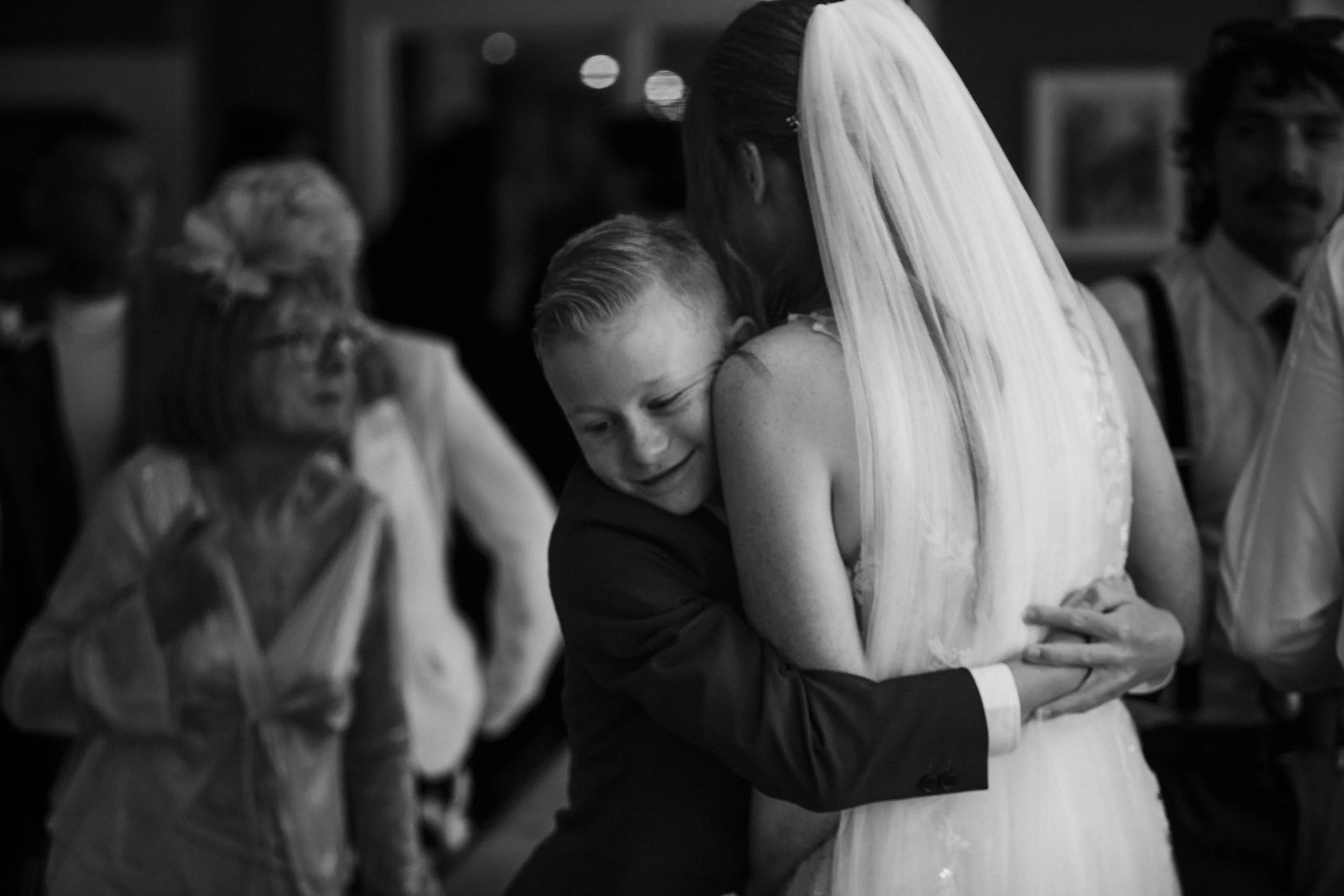 The Park Hotel Liverpool Wedding Photography: Timeless Embrace of Youthful Affection