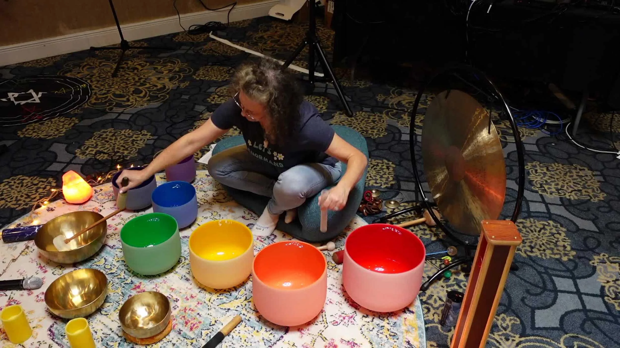 StaarCon presenter Michelle Barrie performing Sound Bath Meditation at StaarCon 2023.
