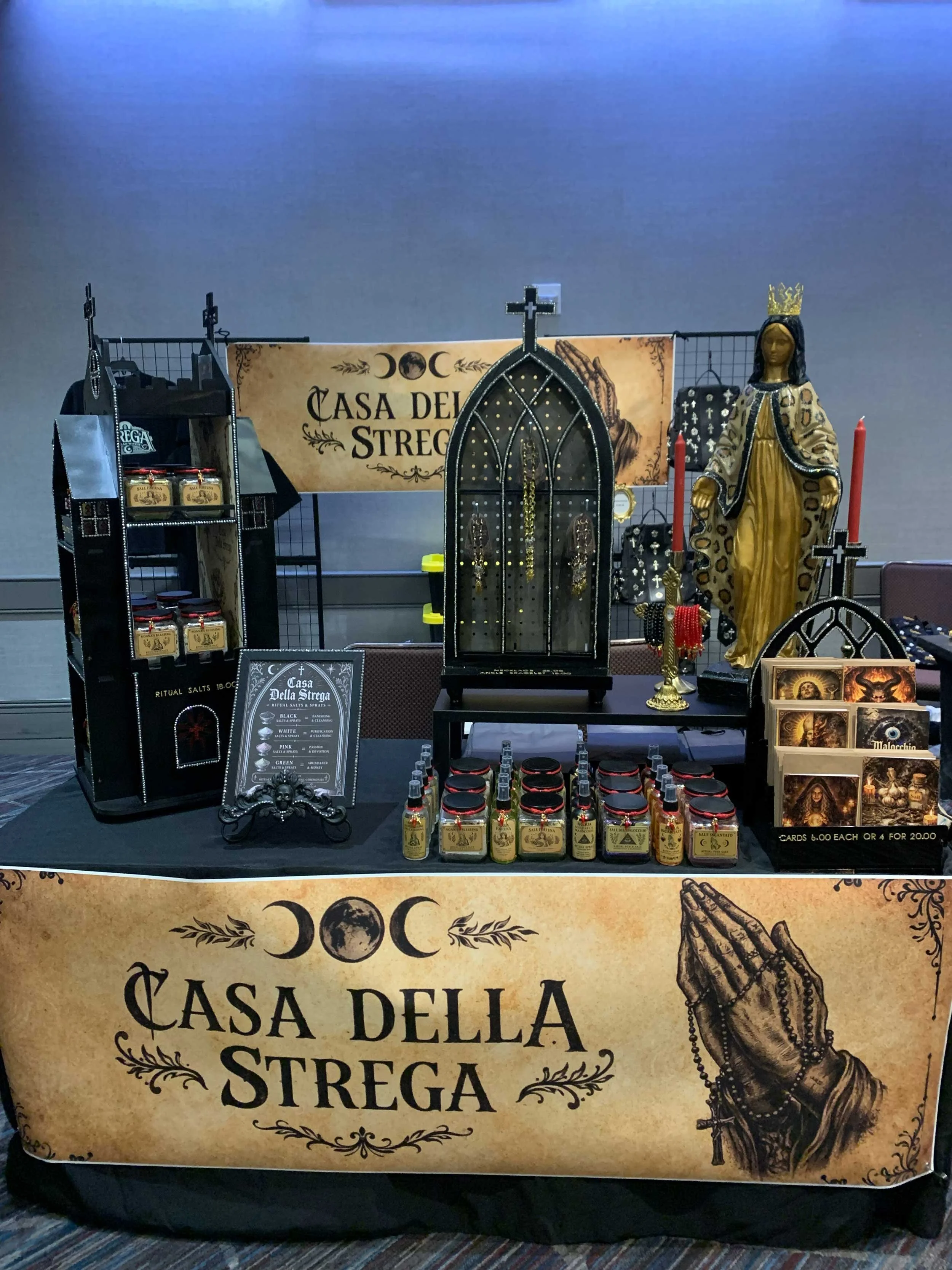Casa Della Strega’s vending table