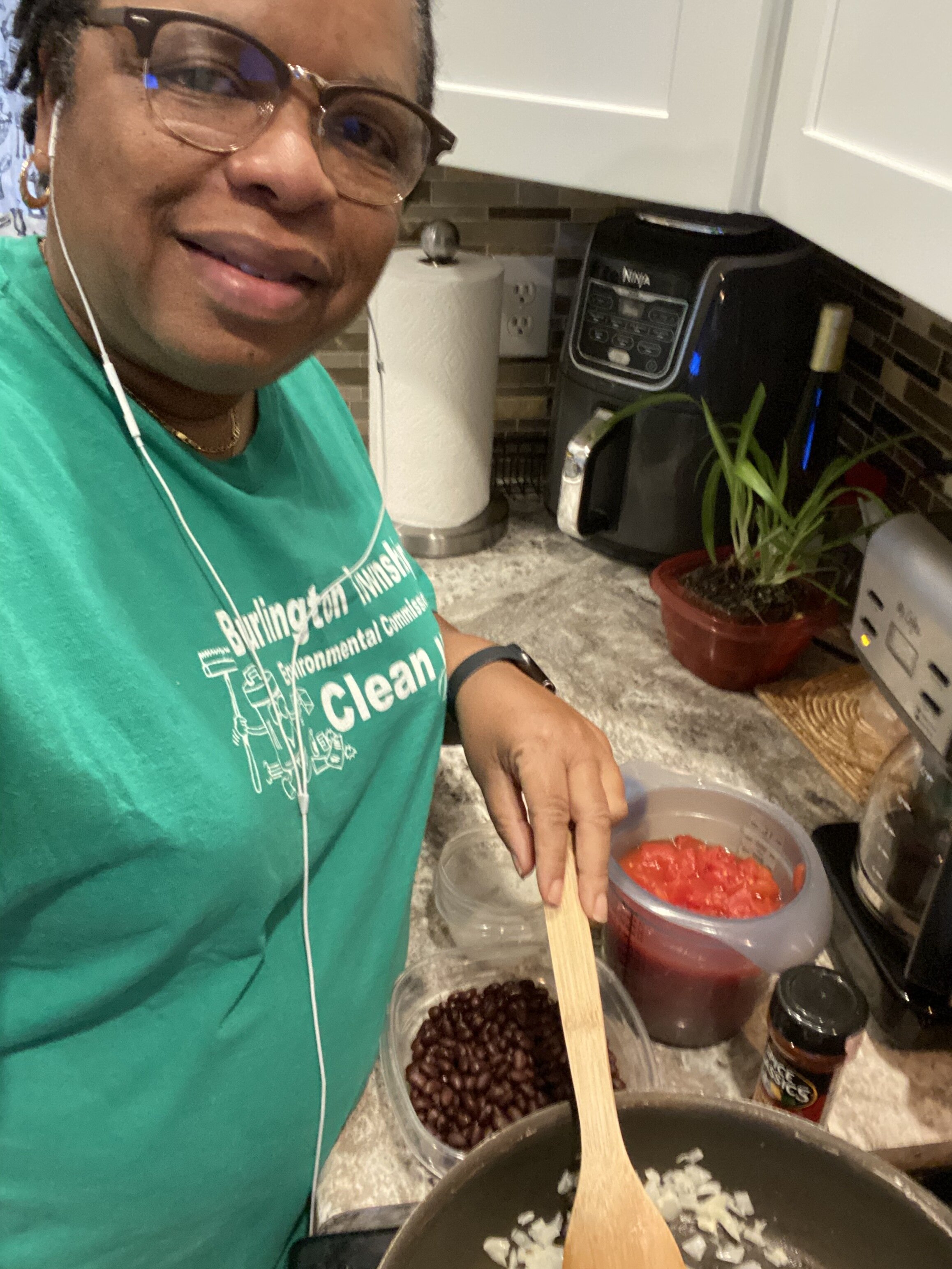 Carolyn cooking her vegetarian chili sess. 3.jpg