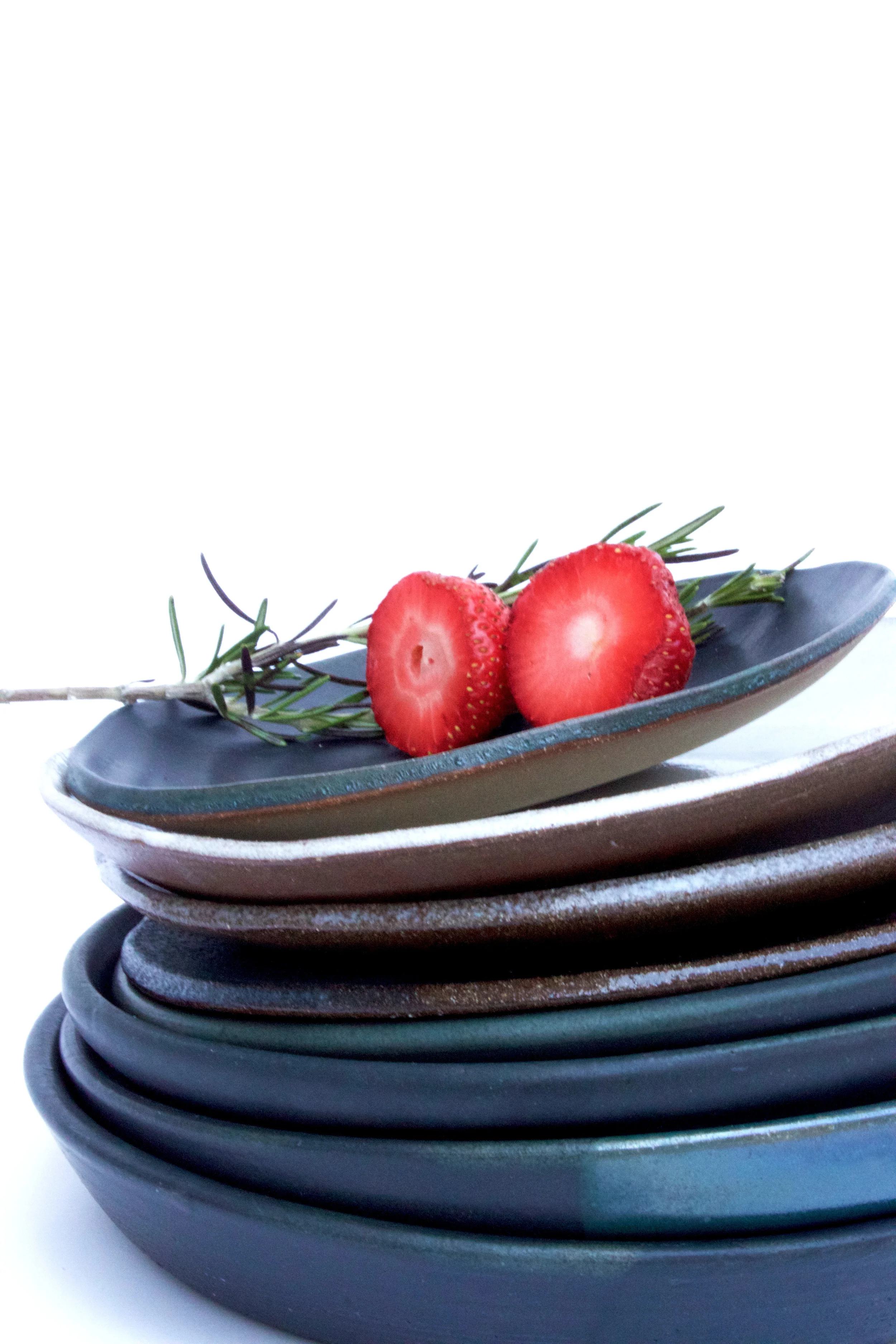 stackofplates.jpg