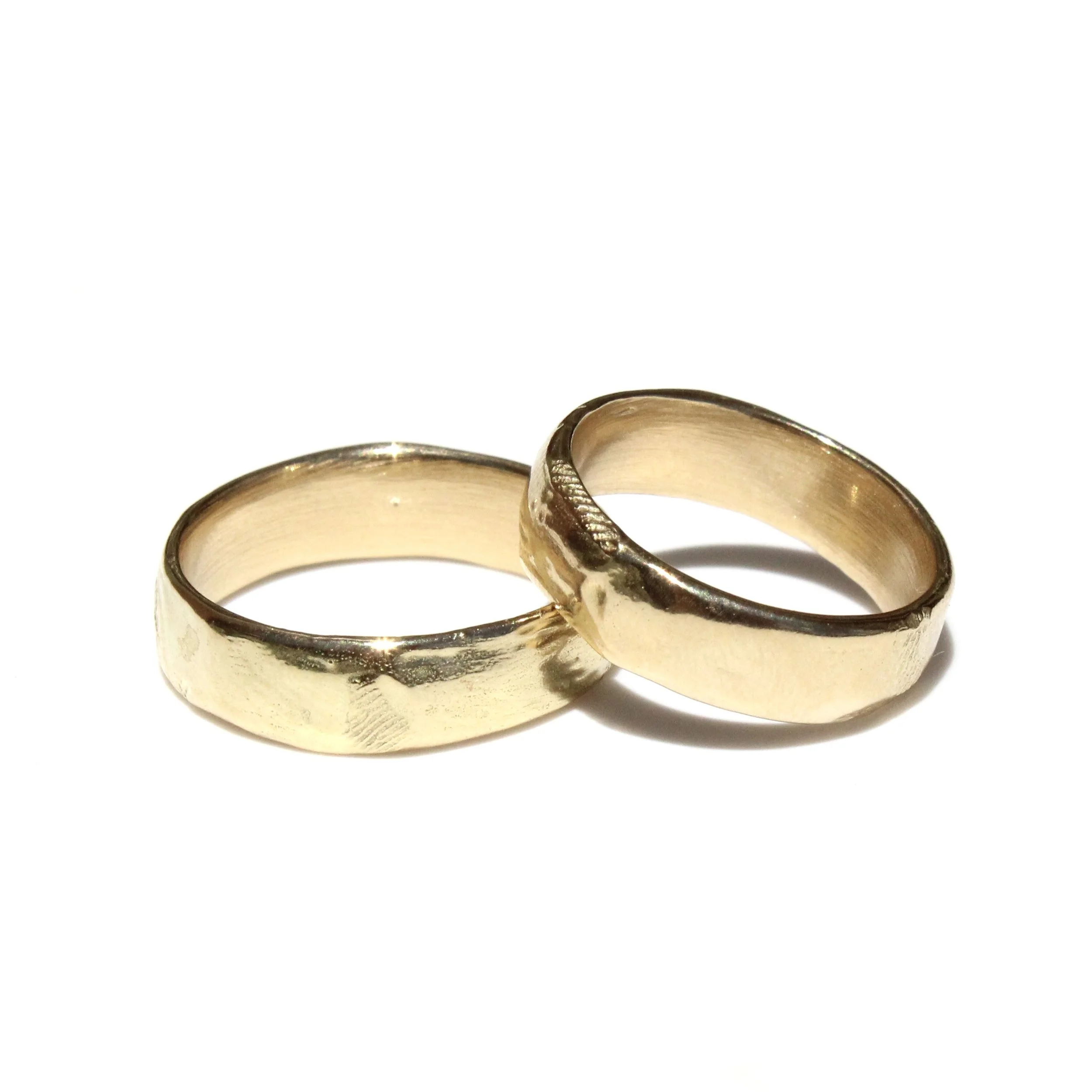 18kt yellow gold bands
