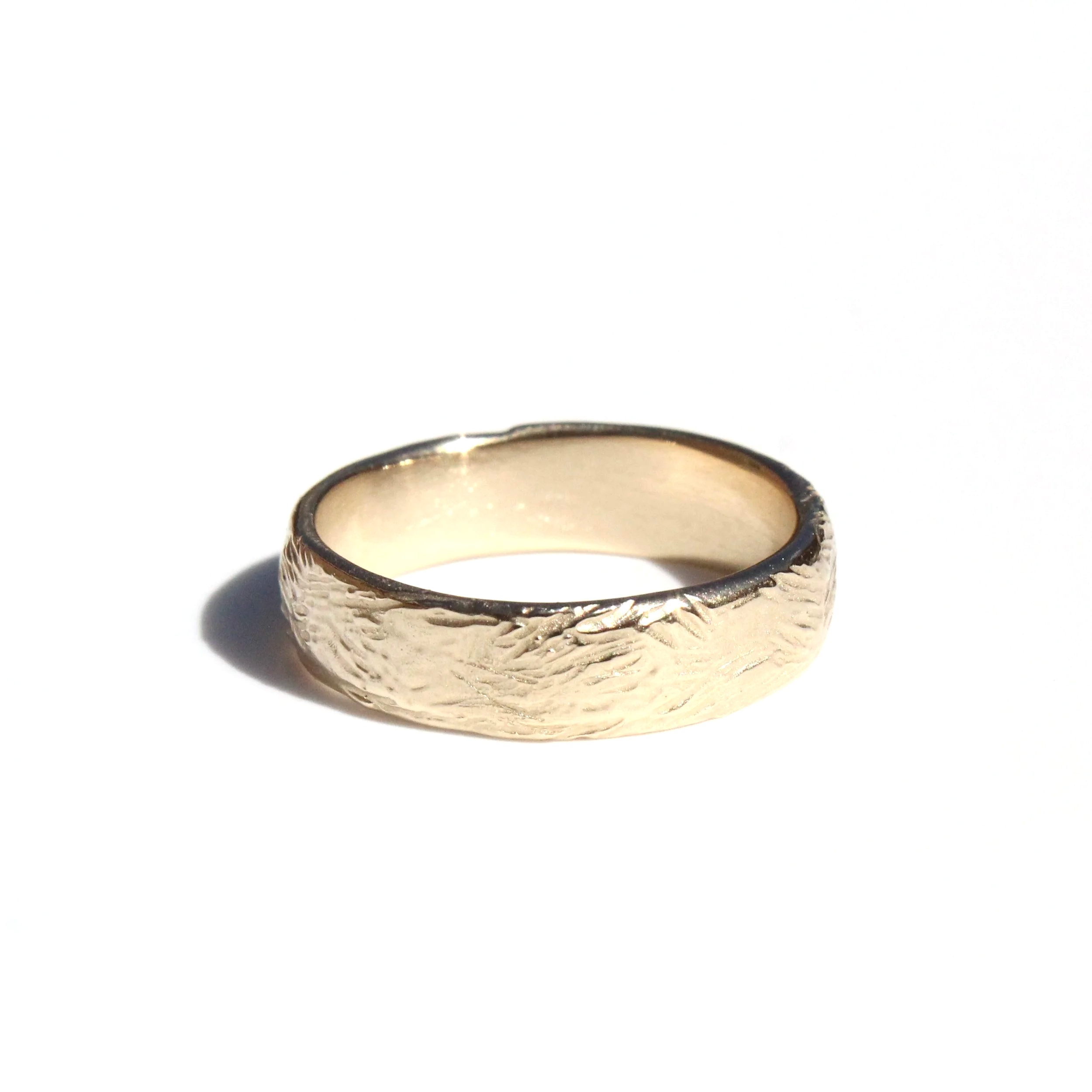 medium grass band in 14kt yellow gold