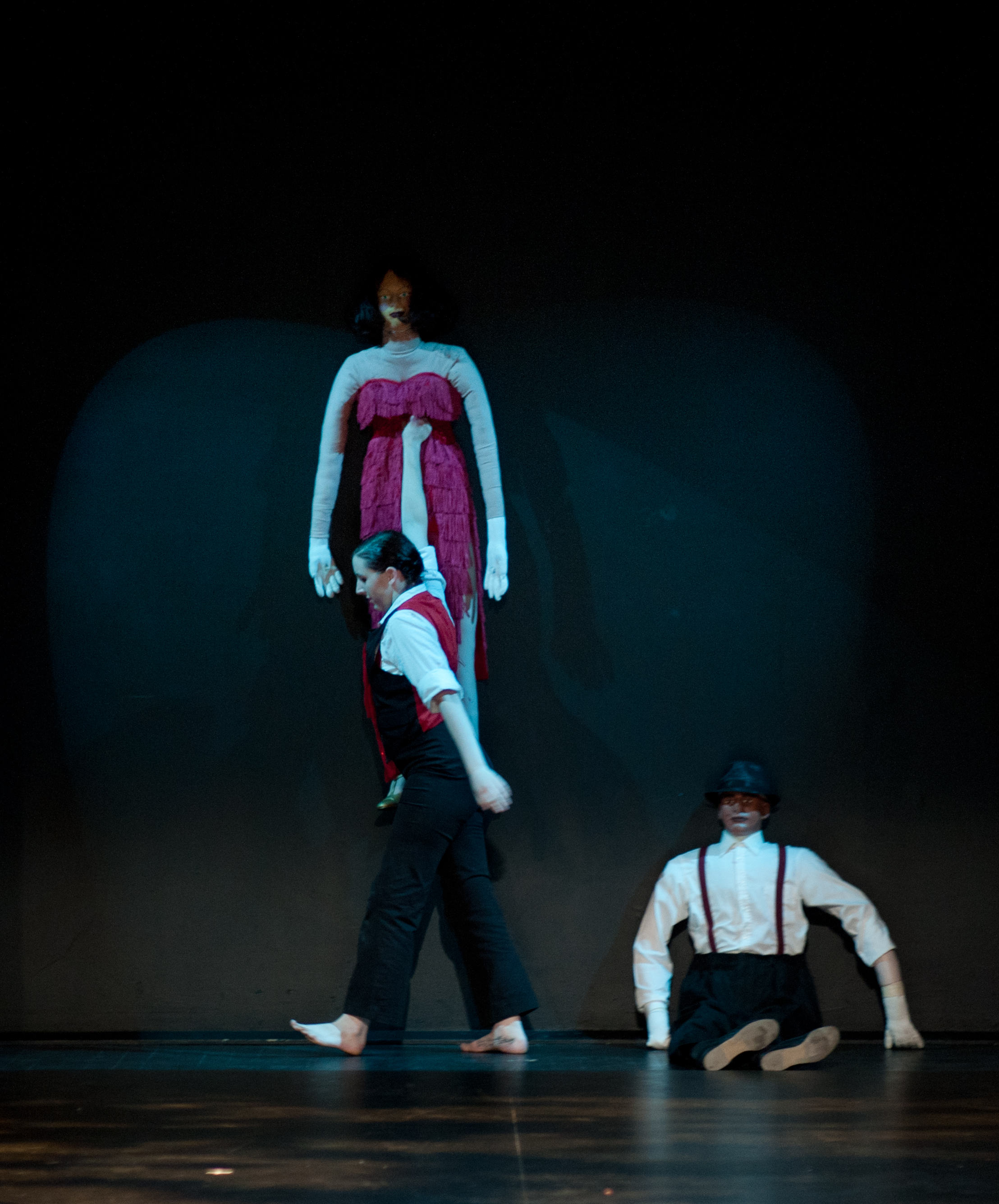 Dancer/Intérprete: Lauren Stewart & 2 dummies/muñecos