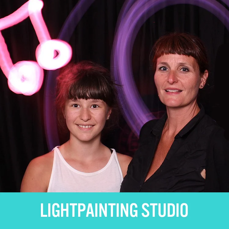 lightpaintingstudio_square.jpg