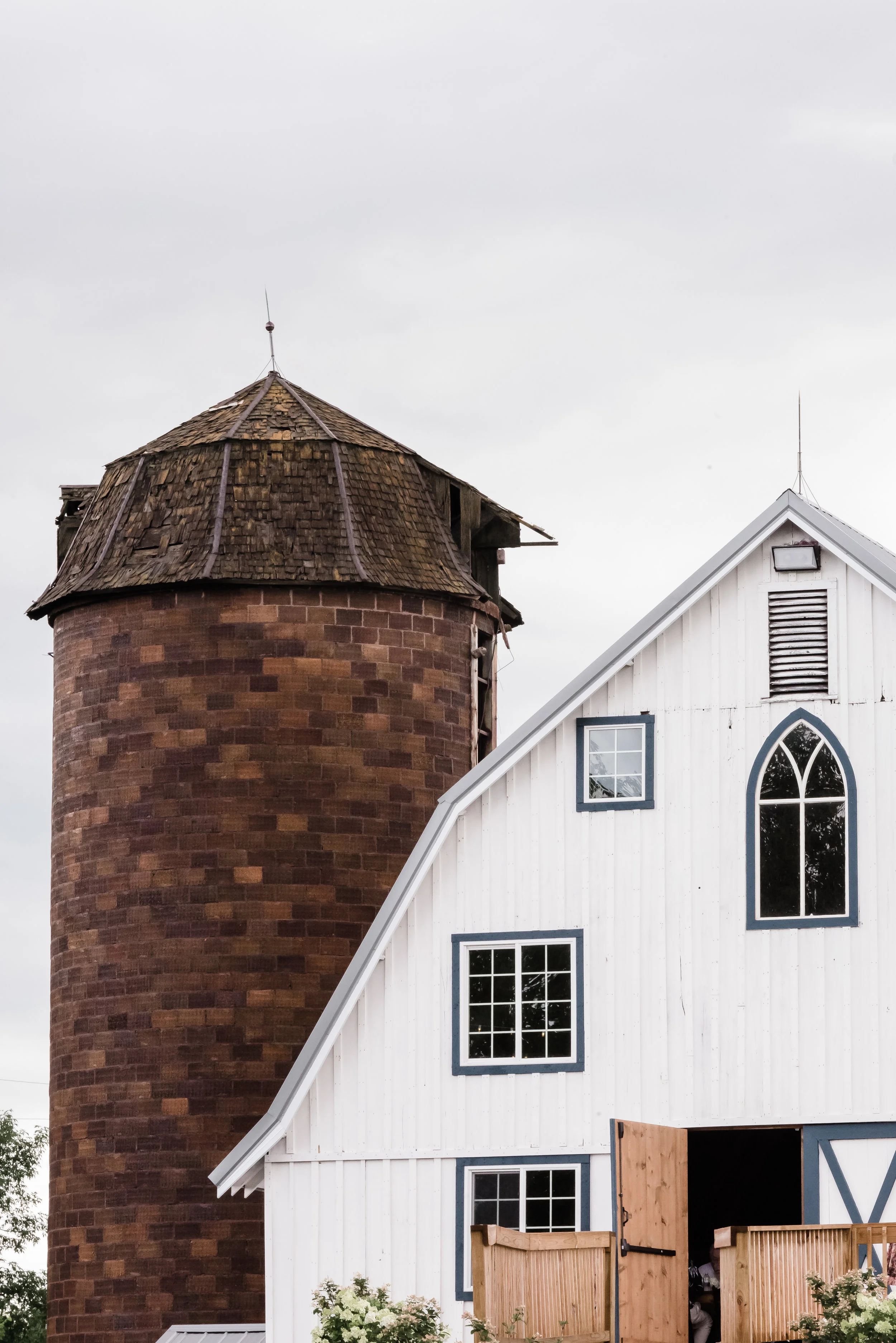 Bloom Lake Barn - Shafer, MN - Laura Robinson Photography