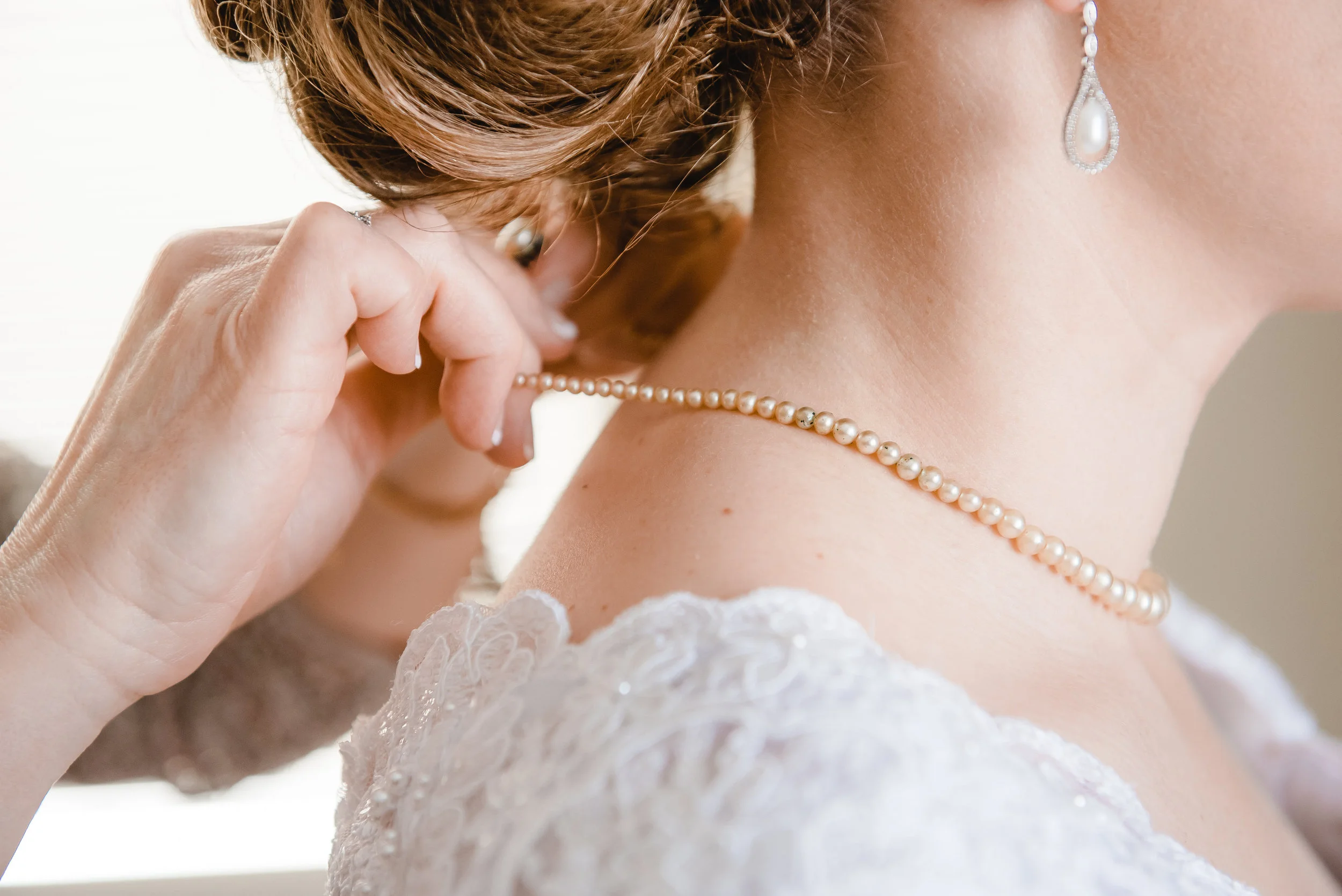 An Heirloom Necklace for the Bride - Delano, MN Wedding PHotographer