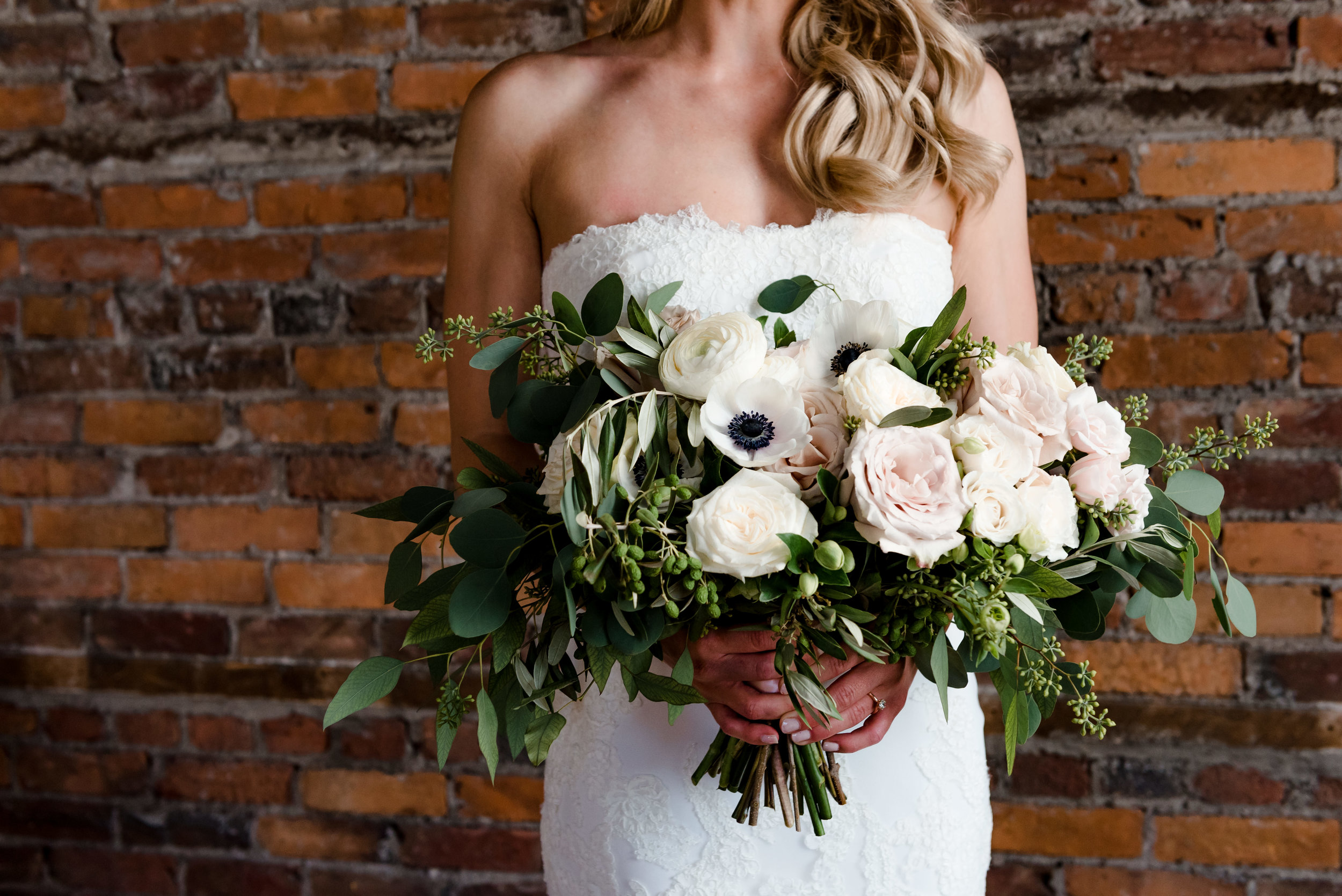 Kindred Blooms Organic Bridal Bouquet - Laura Robinson Photography