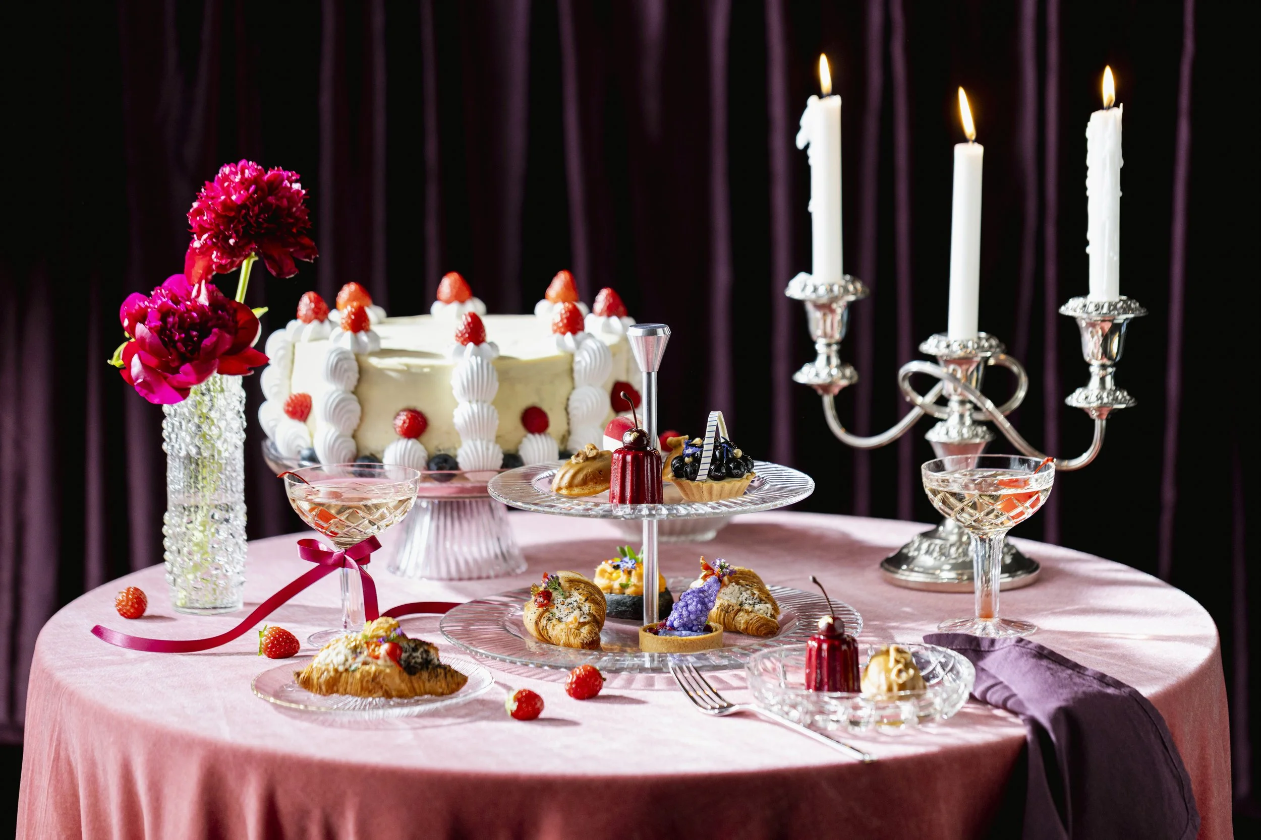 HighRes_Pink_FRENCHINSPIREDHIGHTEA_Crown_SGP_.jpg