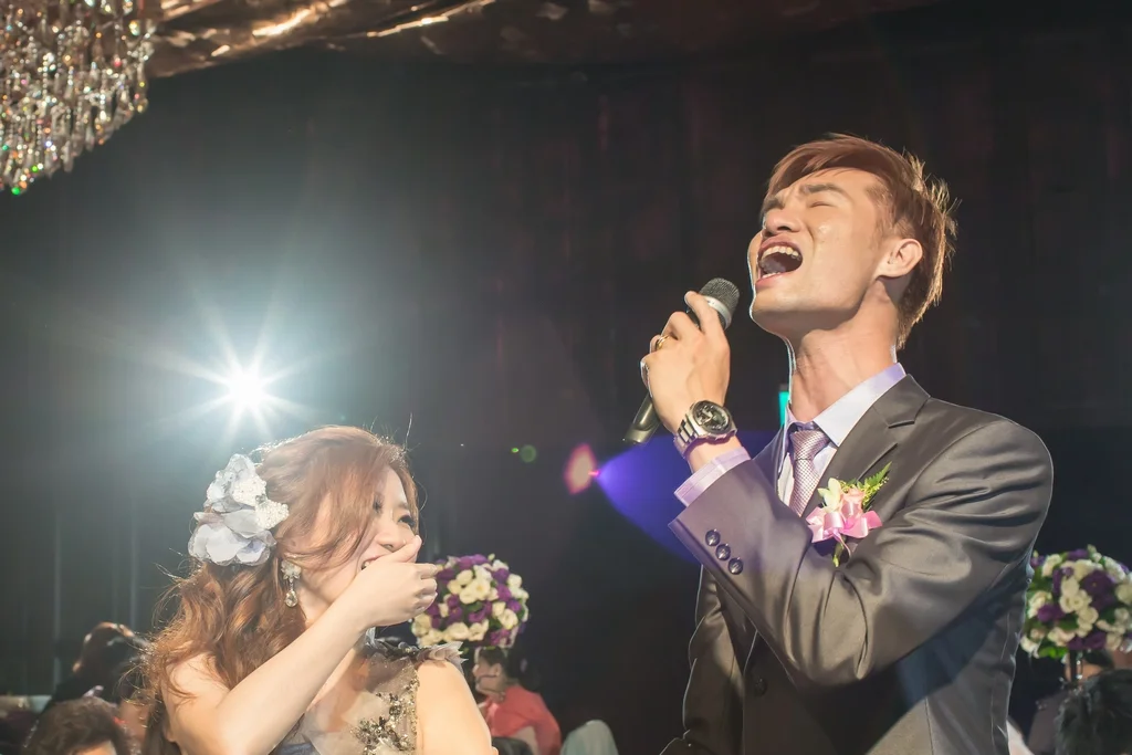 婚禮攝影: Liang & Fen @ 台北君品酒店 PALAIS de CHINE 平面婚攝: Ray Wang + L. 婚禮主持: 林沂萱 新秘: 婕米, 婕媛美學 Wedding Photographers: LINCHPIN M. Location: PALAIS de CHINE HOTEL, Taipei, Taiwan Wedding Host: Amy Lin, Two in One Make-up Artist: Jamie Wu Groom& Bride: Liang & Fen