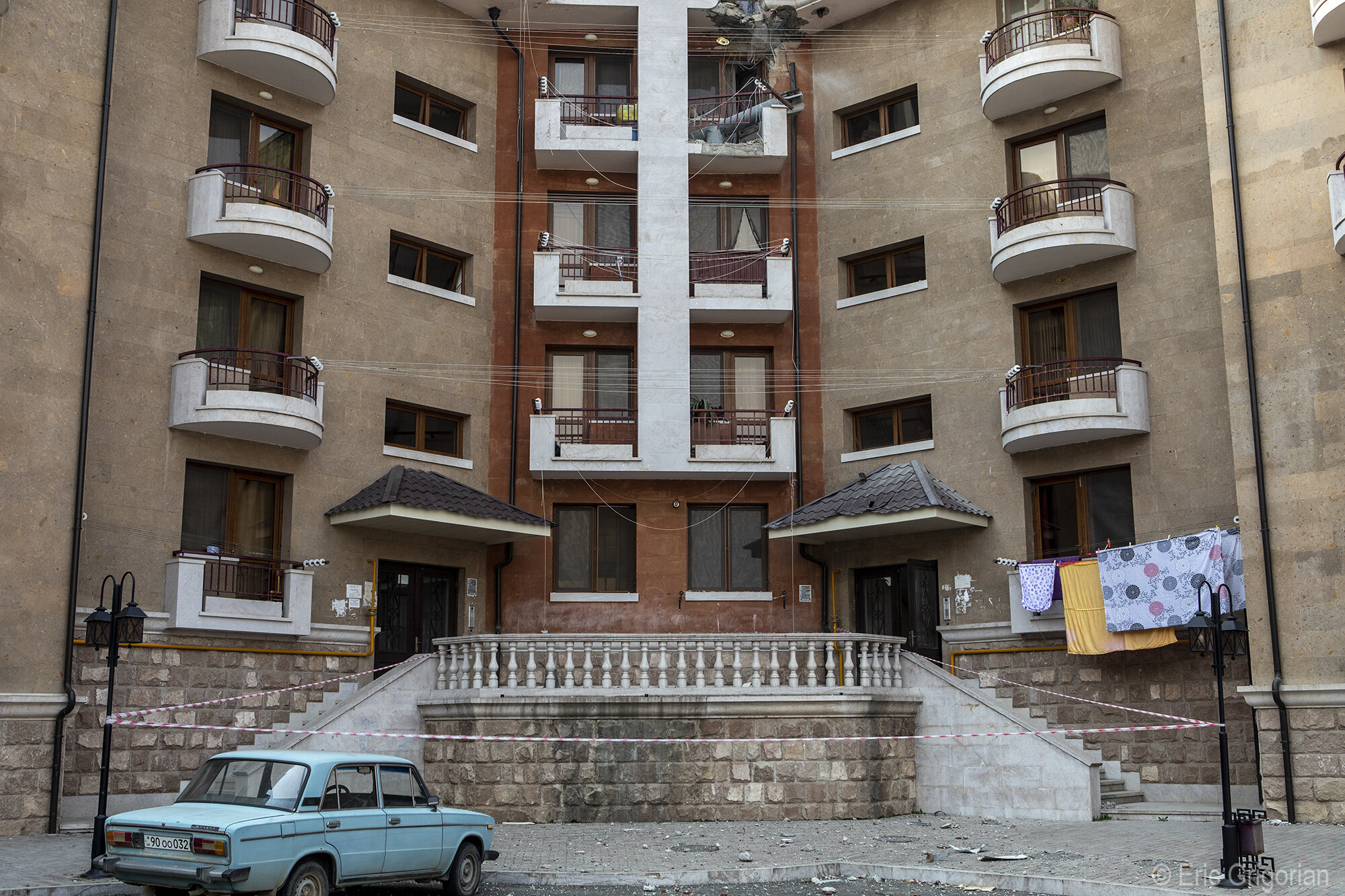  An Azerbaijani Smerch rocket lodged in a balcony of an apartment complex in Stepanakert.  