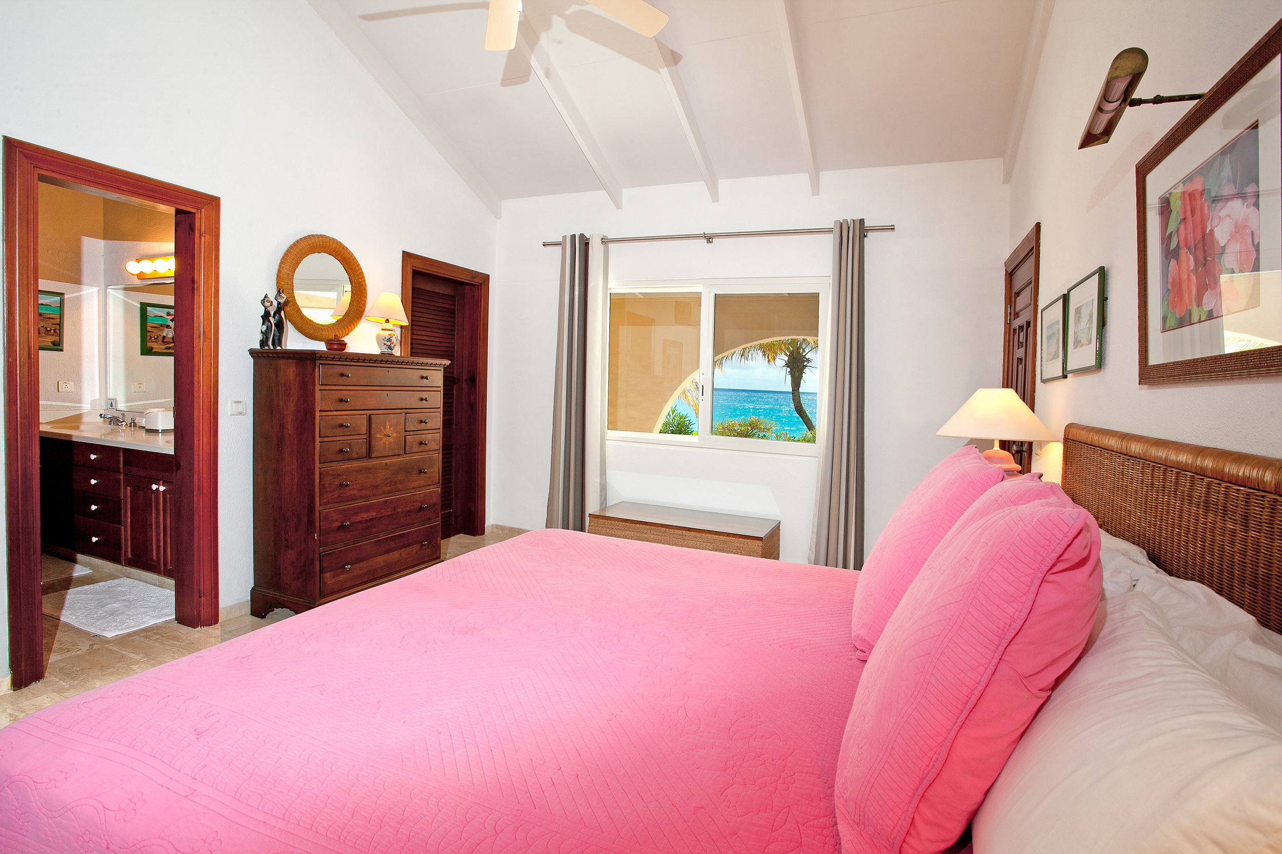 Baie Longue Beach House Bedroom 2 (3).jpg