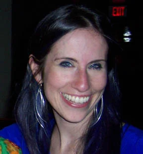 Hannah Rogge, Creative Director Hannah Rogge has a degree in Industrial Design from the Rhode Island School of Design. For ROBIE, she created 101 JOYS MAKE A RAINBOW: A Gratitude Diary and 101 SMILES MAKE A SUNSHINE: A Happiness Journal, published by Chronicle, and two bestselling sets of bartending glasses for Kikkerland. Hannah’s non-fiction novelty title HELLO, HONEYBEES will be published by Chronicle Books for Children in spring 2019. Hannah is currently Director of Product Development for Klutz, a division of Scholastic.