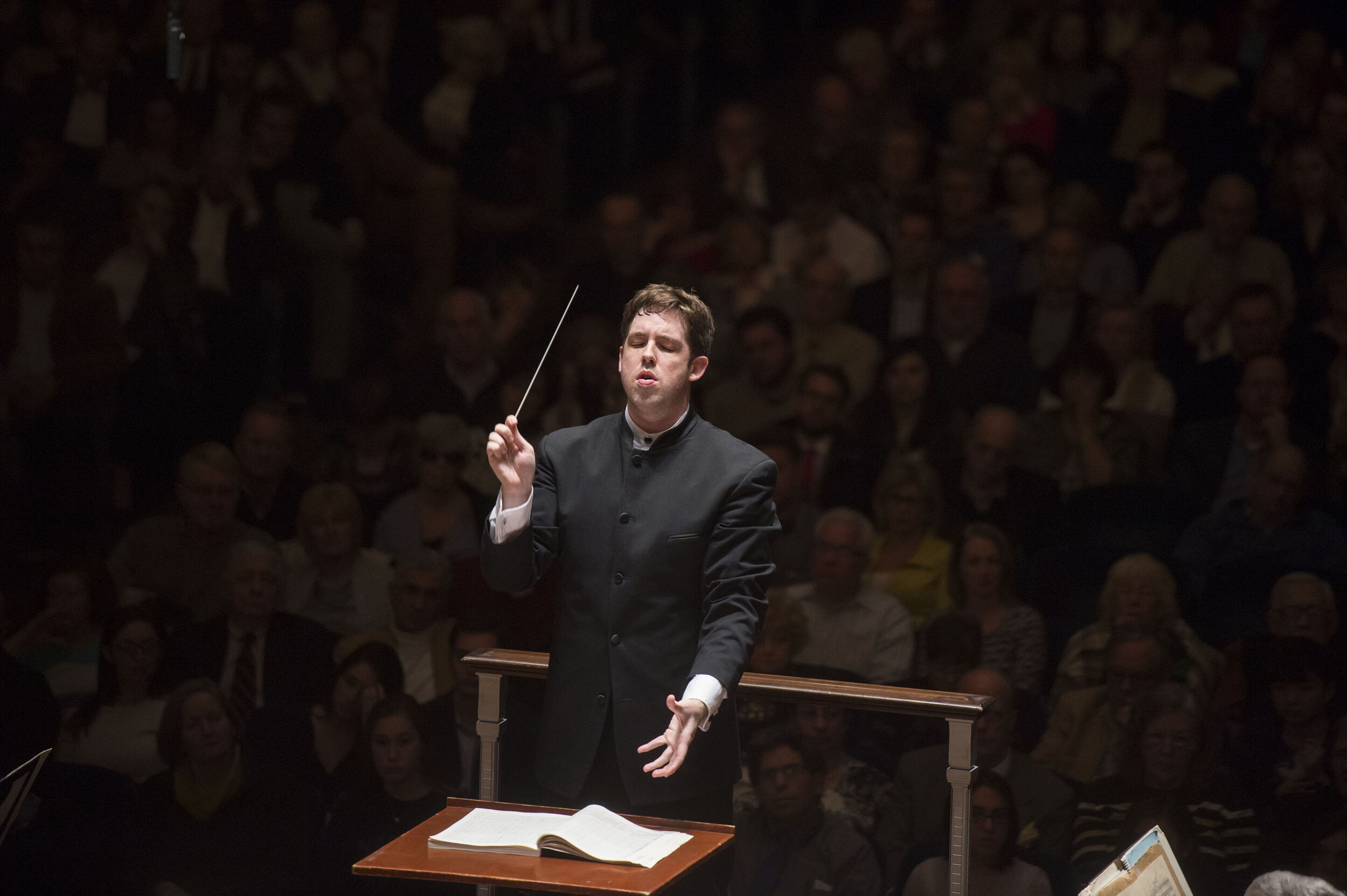 BREAKING: Brett Mitchell returns to Cleveland Orchestra podium tonight