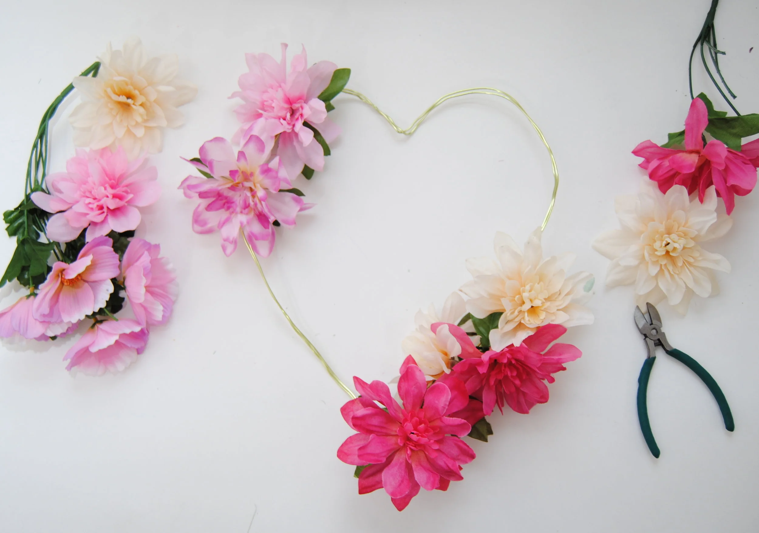 diy-heart-wreath