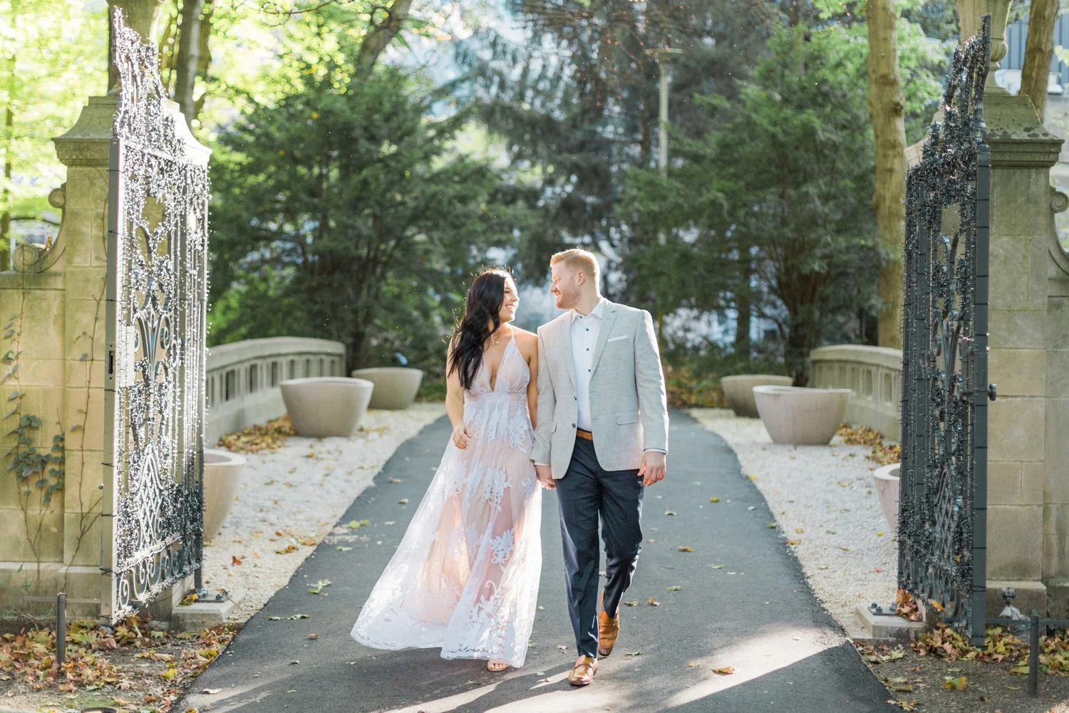 Indianapolis-Indiana-Engagement-Photographer-Newfields-Wedding-Photography_5231.jpg