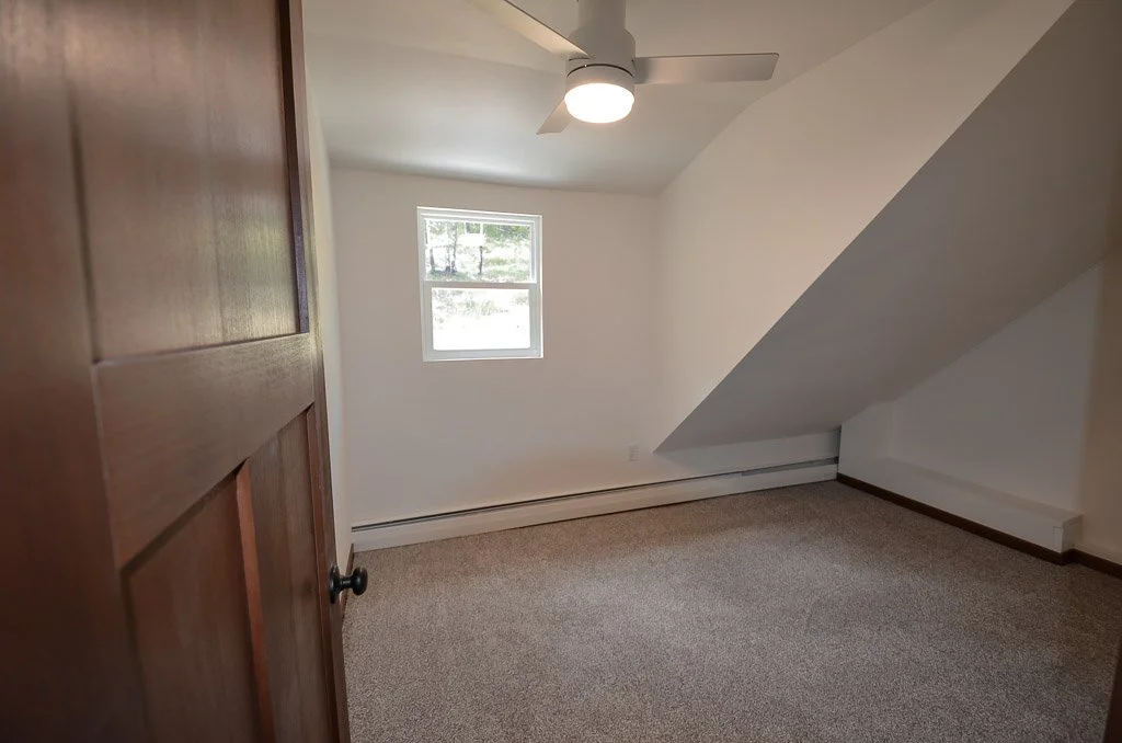 office (non-conforming bedroom)