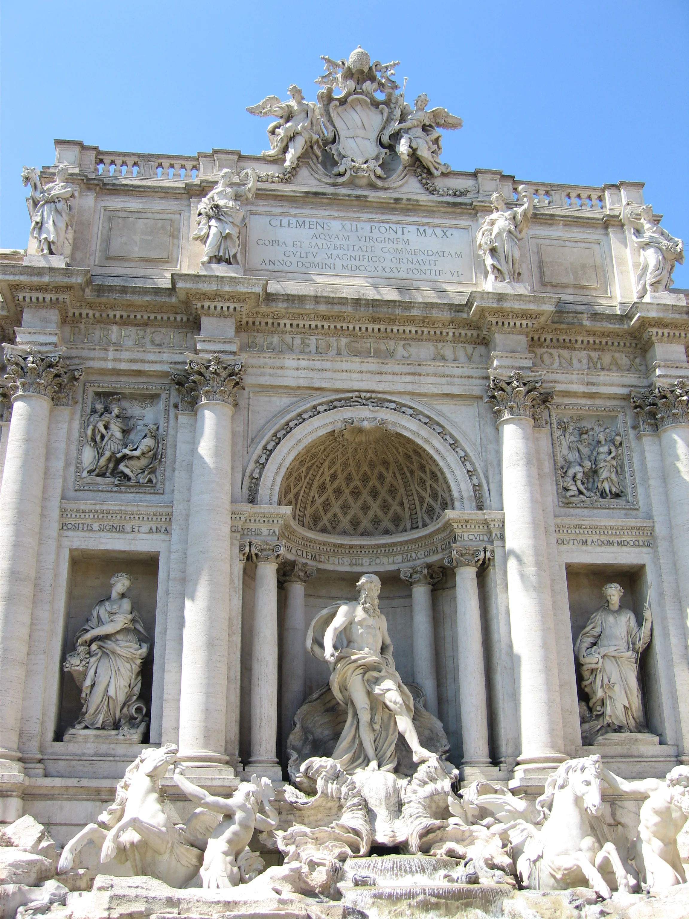 trevi fountain