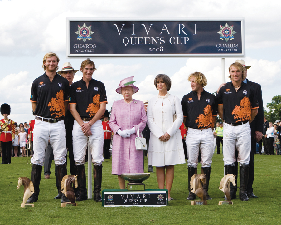 Team & Queen.jpg