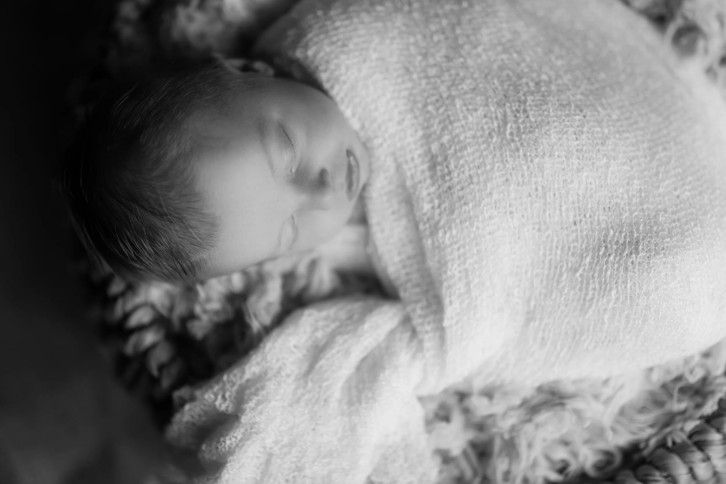 RACHELVNEWBORN-0002.jpg