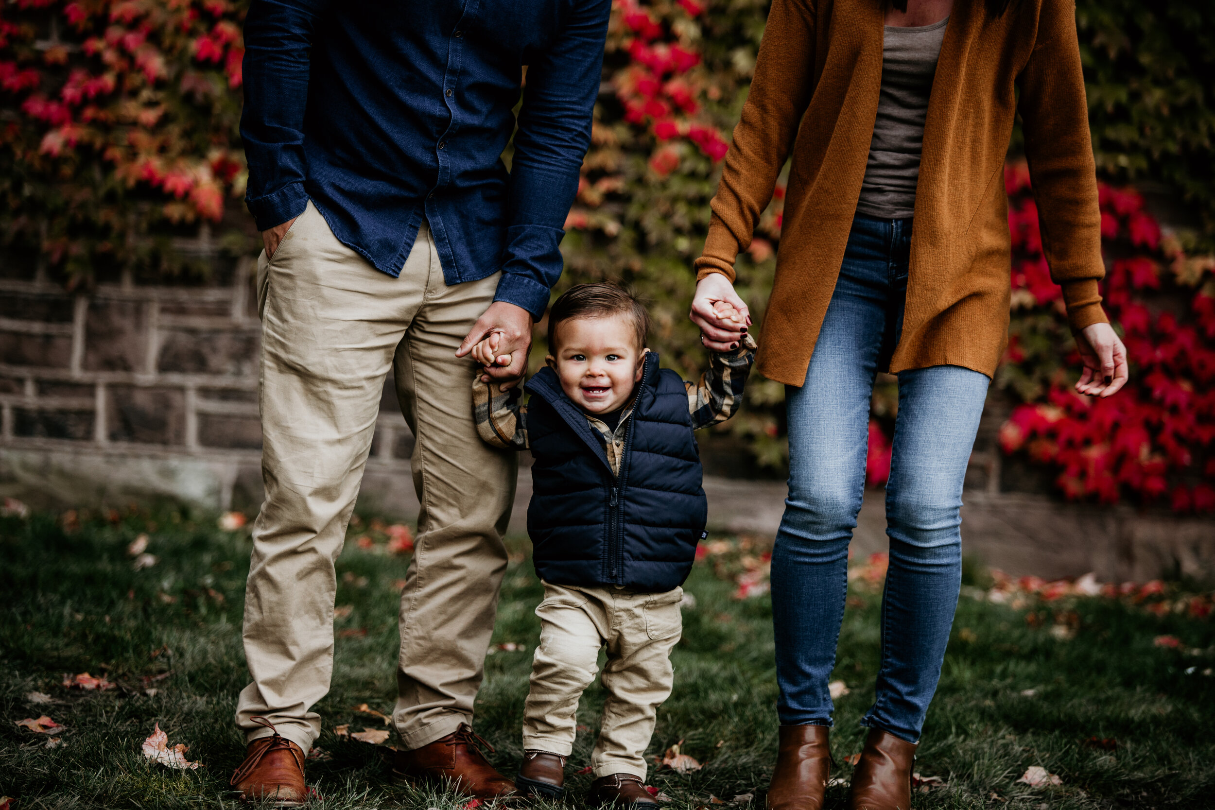 Fall Mini Photo Sessions at Hotel Henry - Photographed by Ariel Hawkins Photography